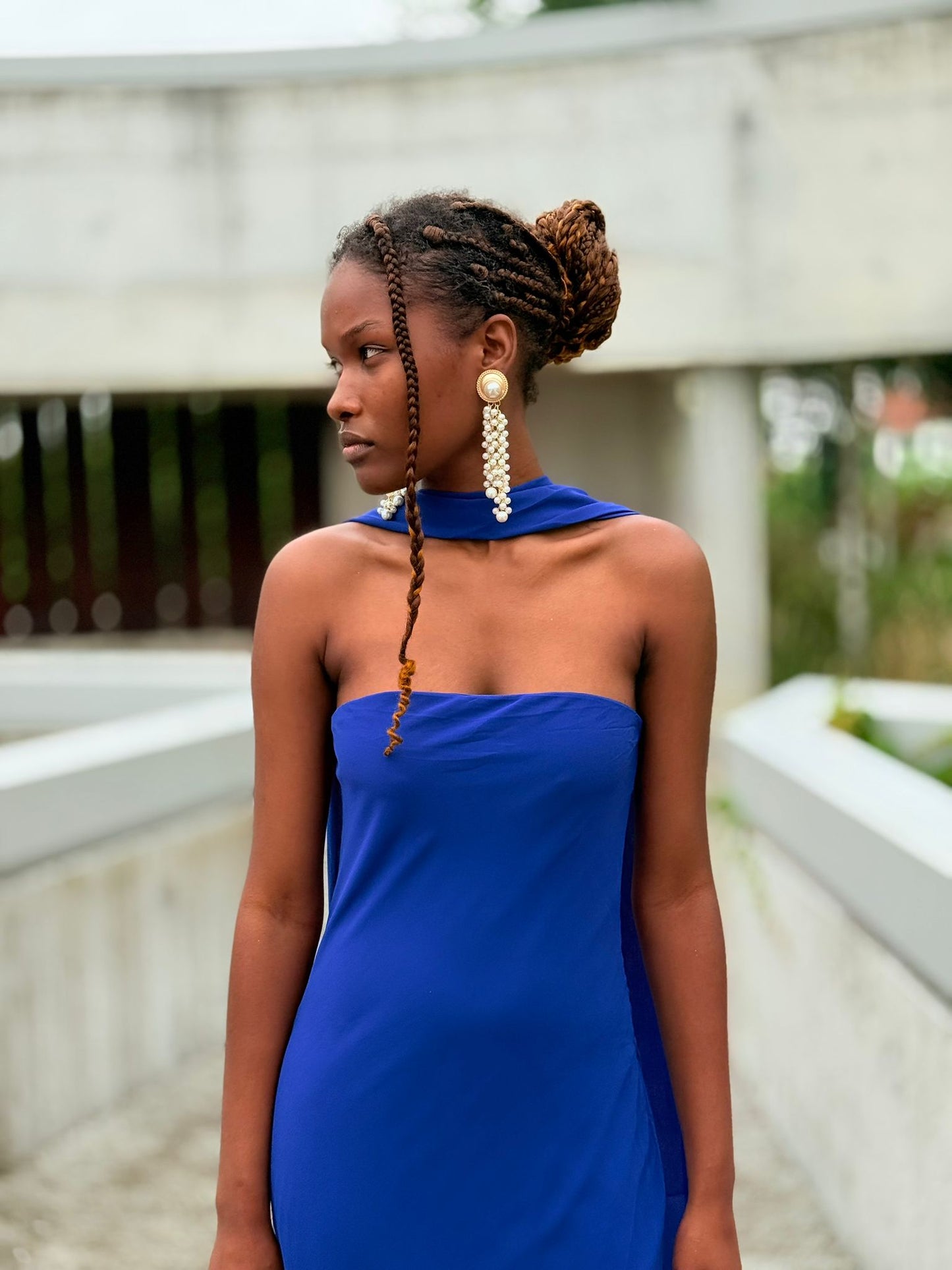 Vestido cai-cai com écharpe
