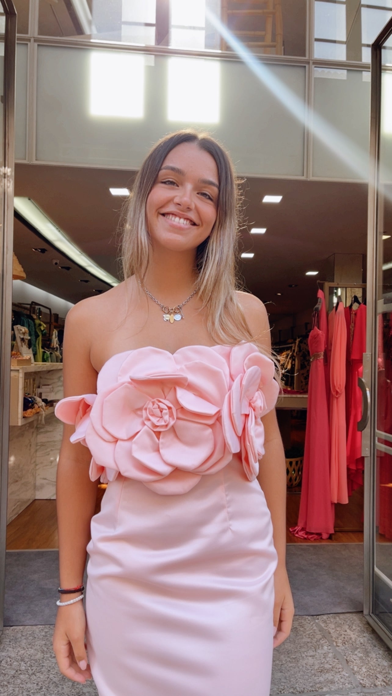 Vestido curto com flores