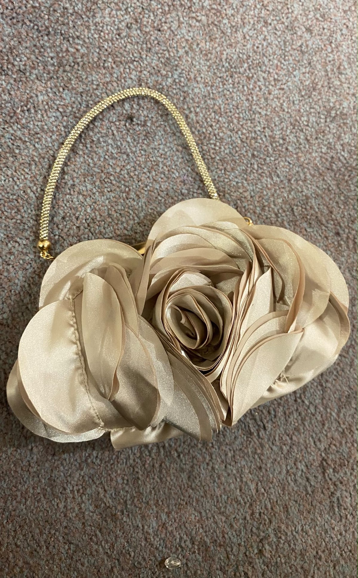 POCHETE PÉROLA ACETINADA COM FLOR