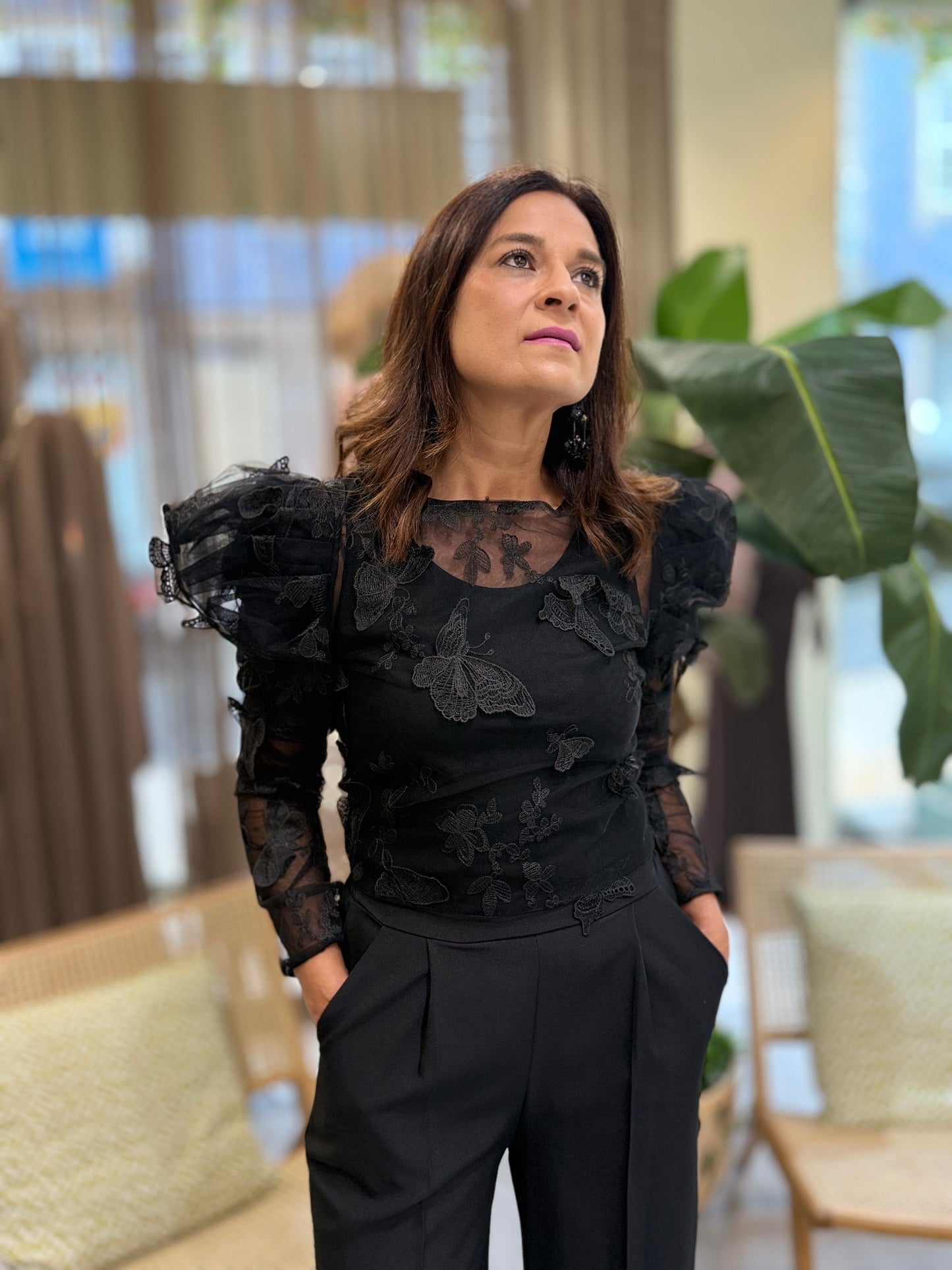 Blusa de transparente preta com proteção