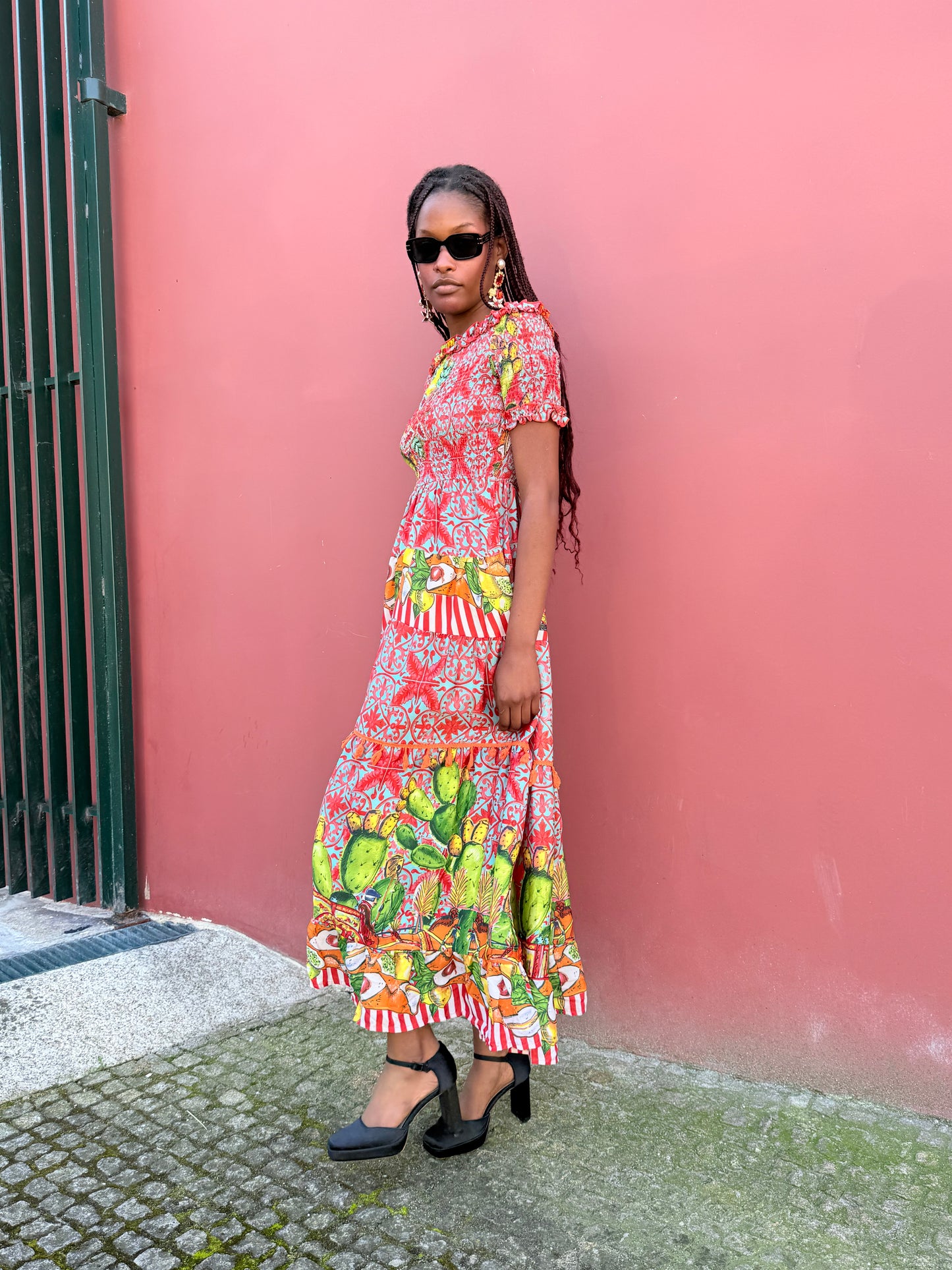 Vestido padrão com missanga