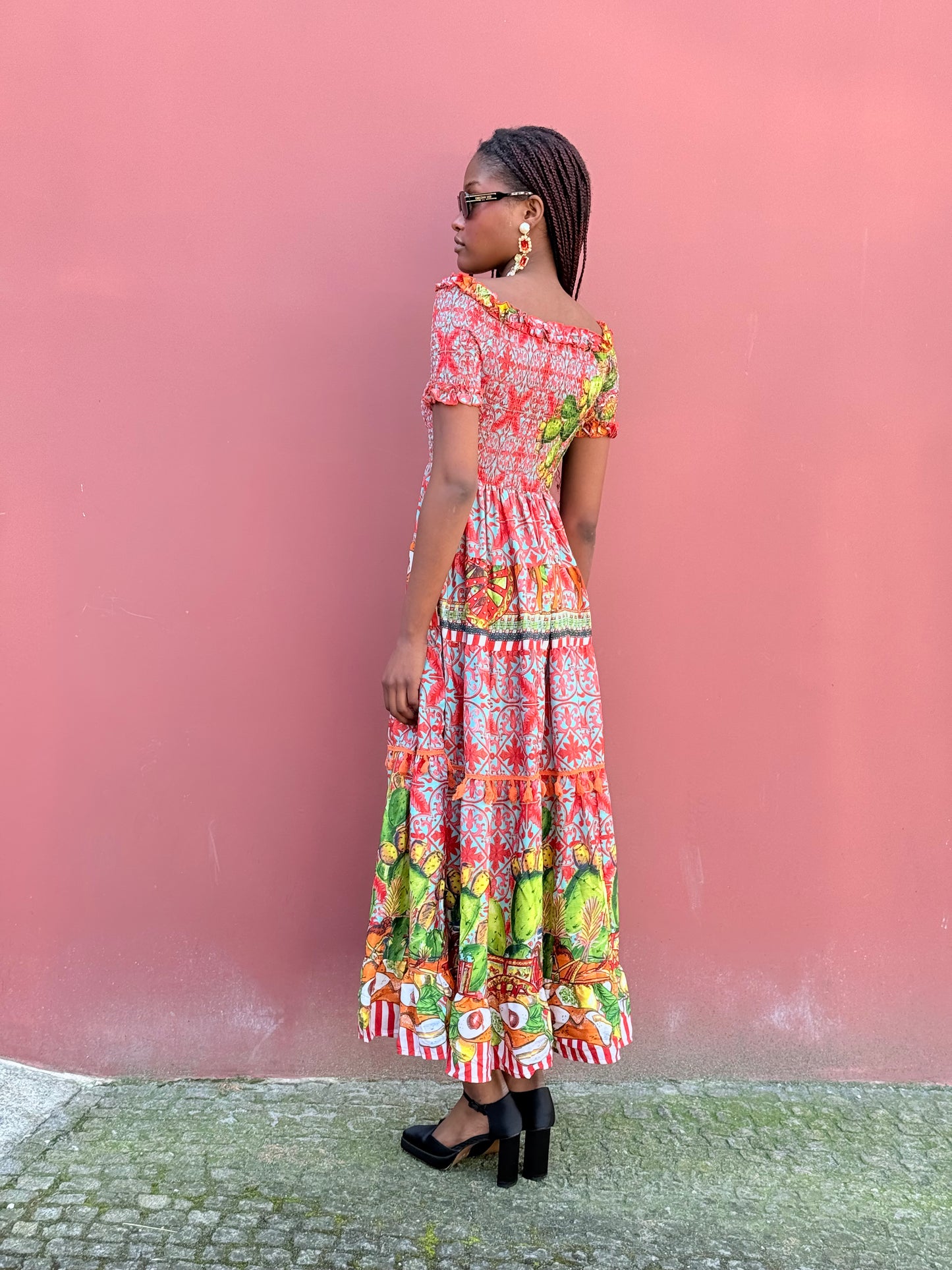 Vestido padrão com missanga