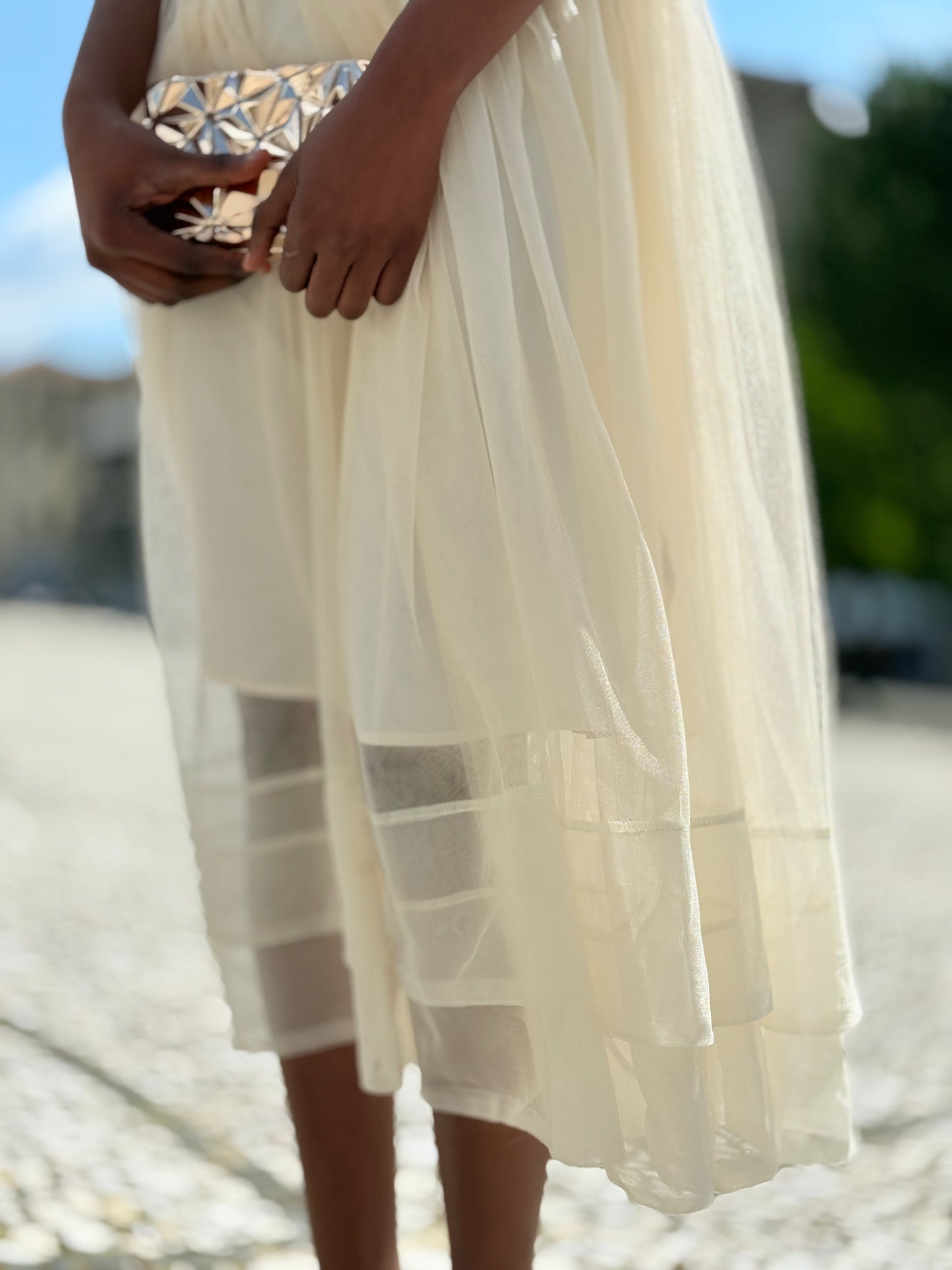 Vestido pérola e plissado