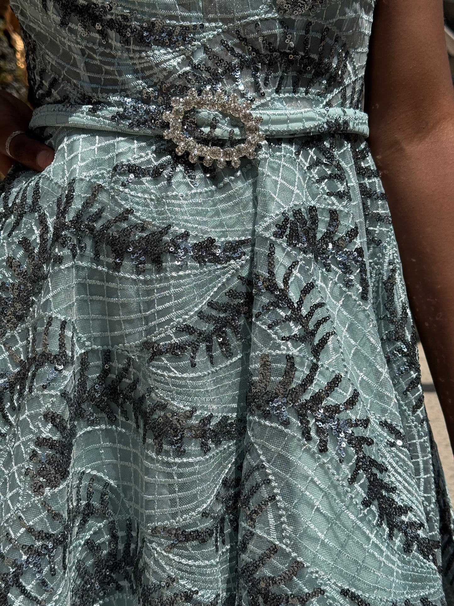 Vestido tecido texturado com cinto