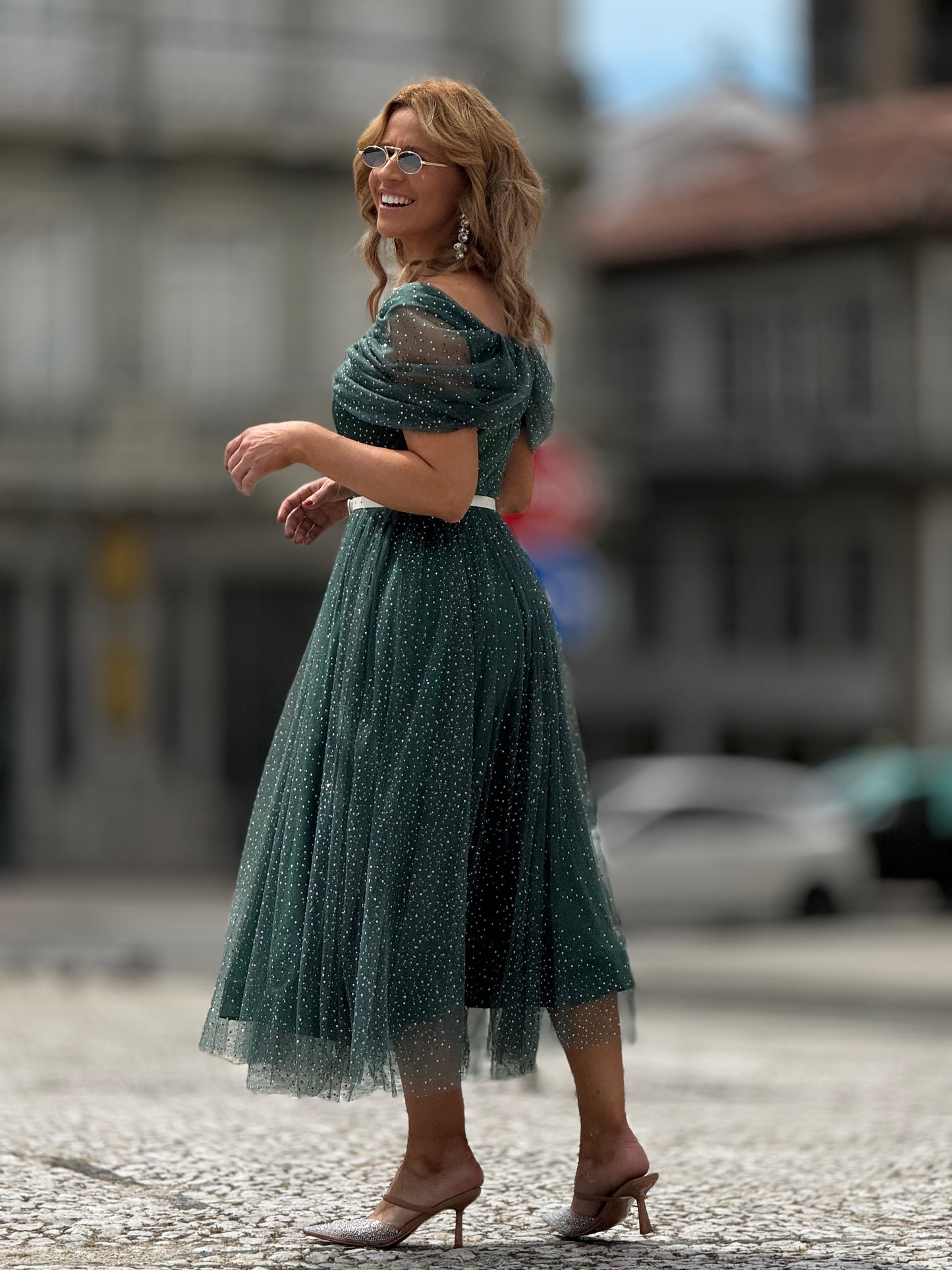 Vestido glitter em bola