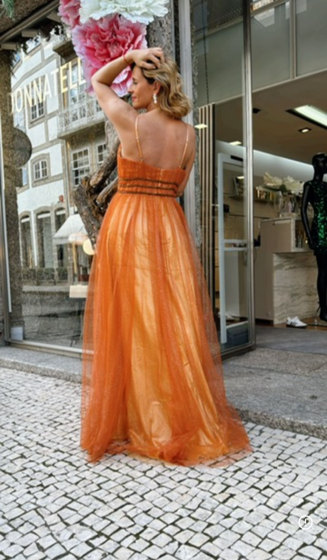 Vestido tule brilhante