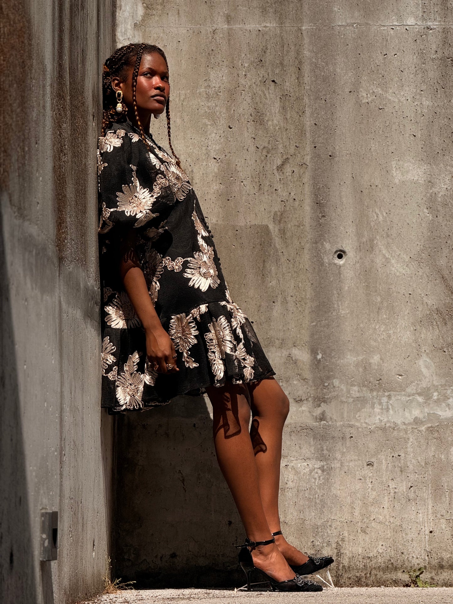 Vestido em rede com bordados