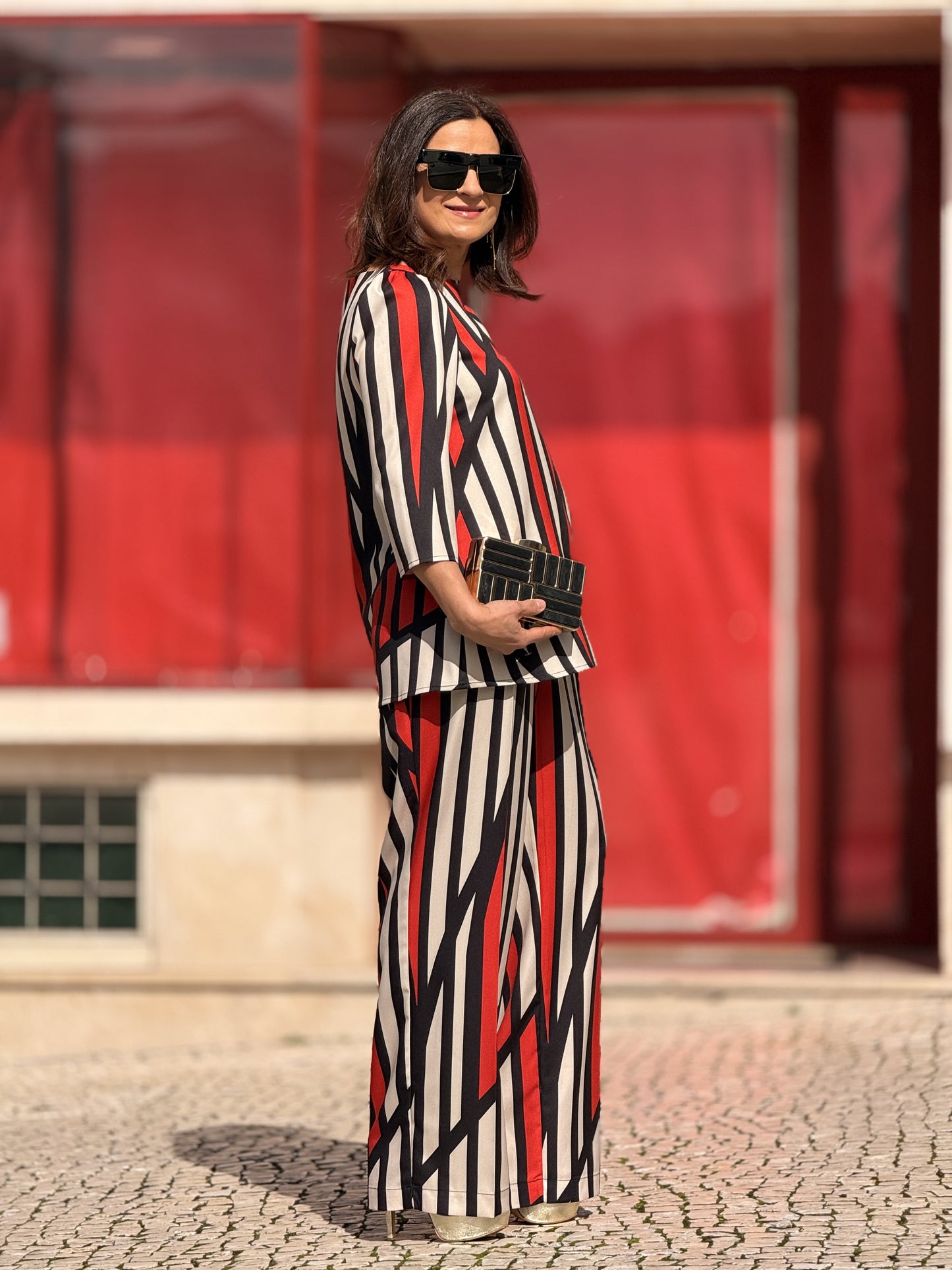 Total look listras vermelhas