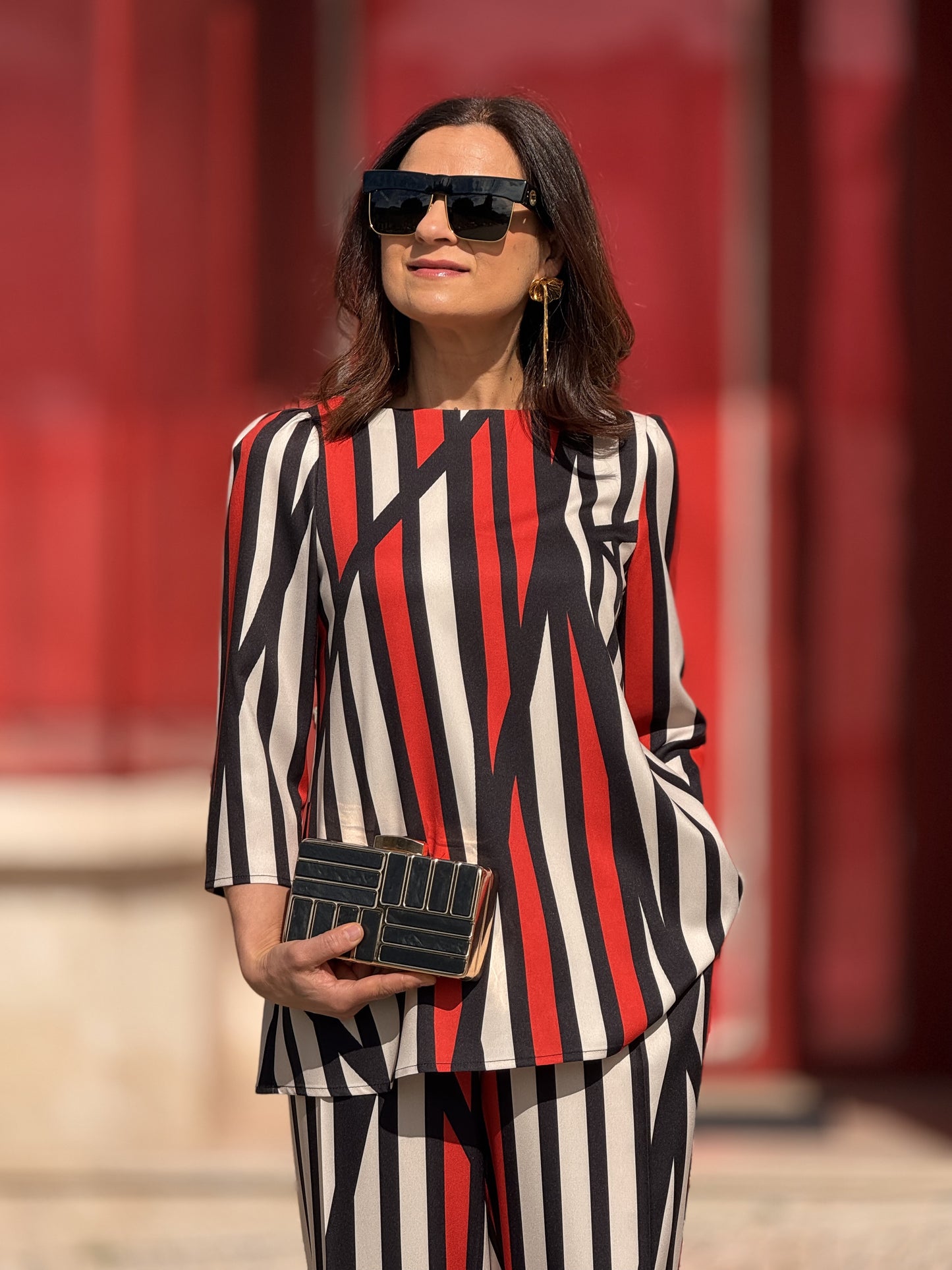 Total look listras vermelhas