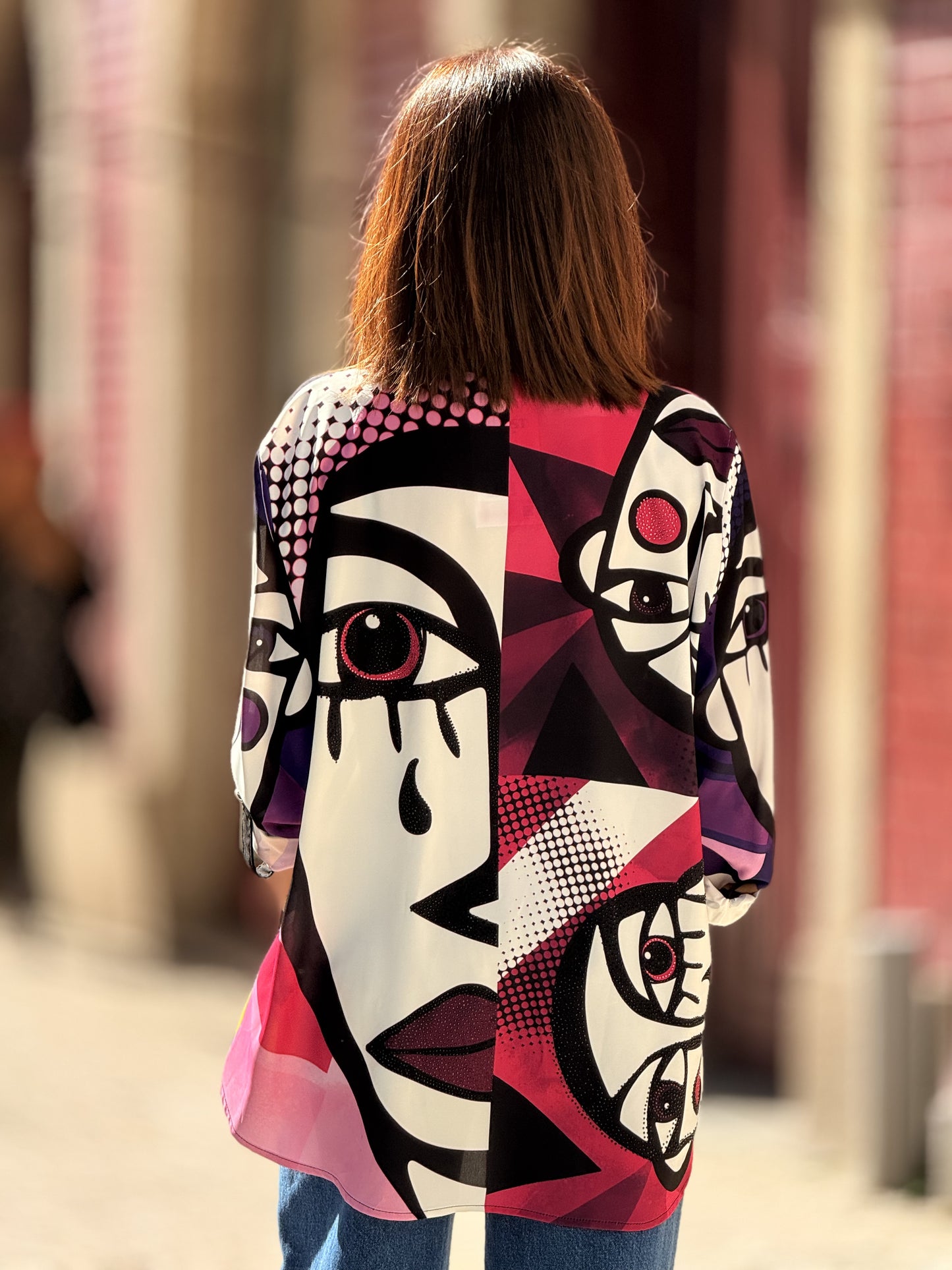 Blusa padrão e brilho