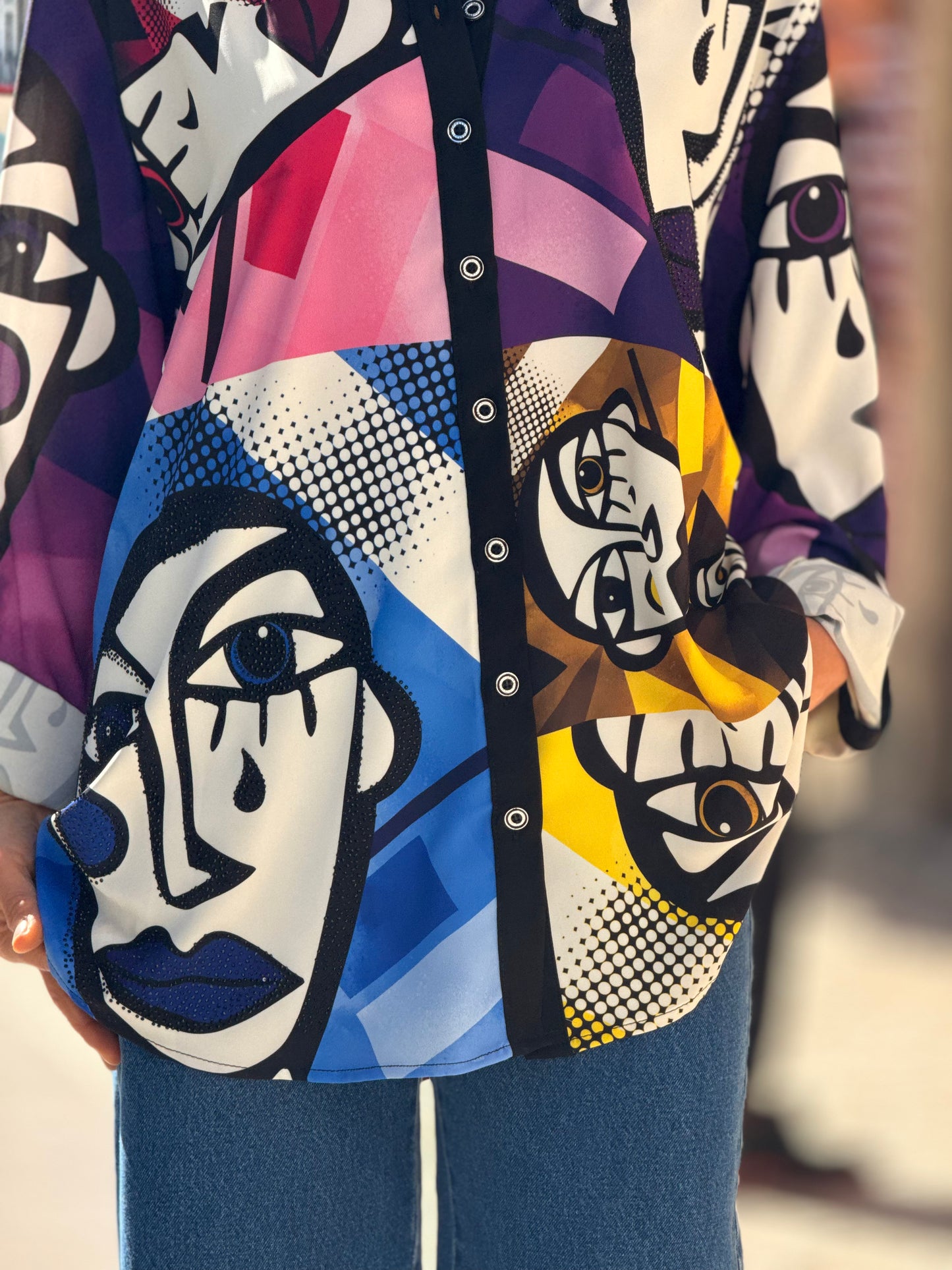 Blusa padrão e brilho