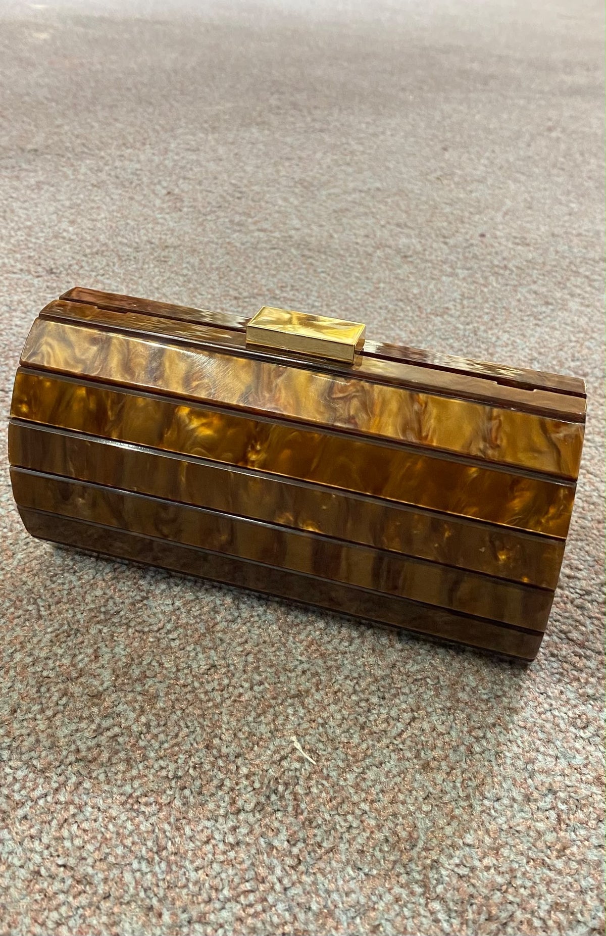 POCHETE CASTANHA EFEITO MÁRMORE