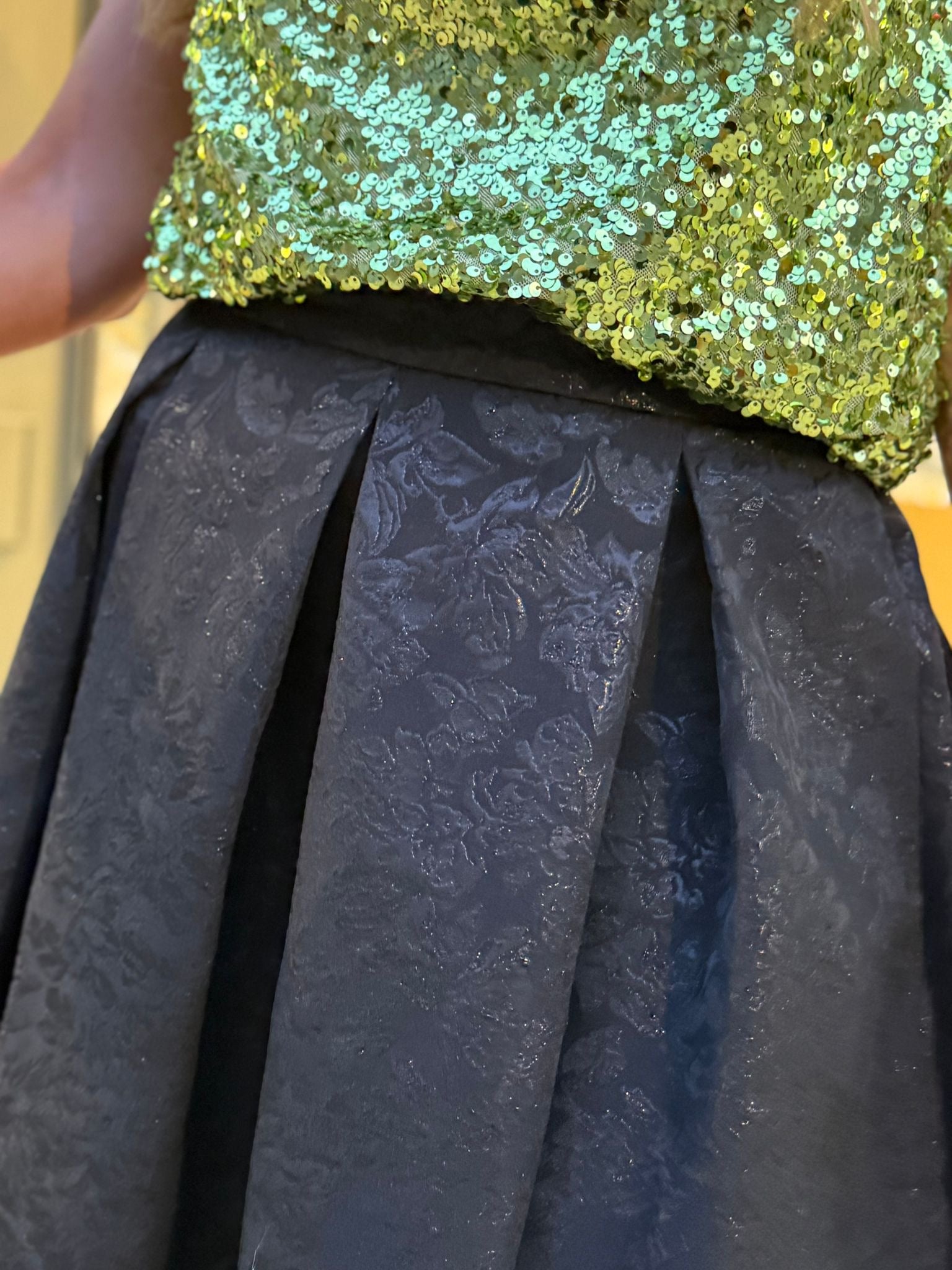 SAIA PRETA BROCADA