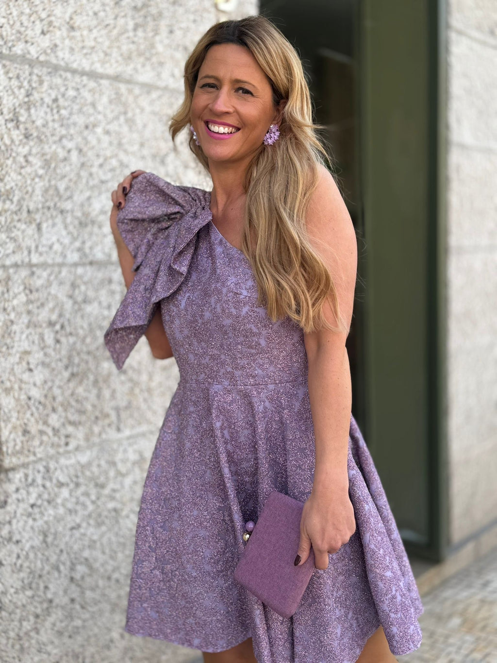 VESTIDO LAVANDA COM BRILHO