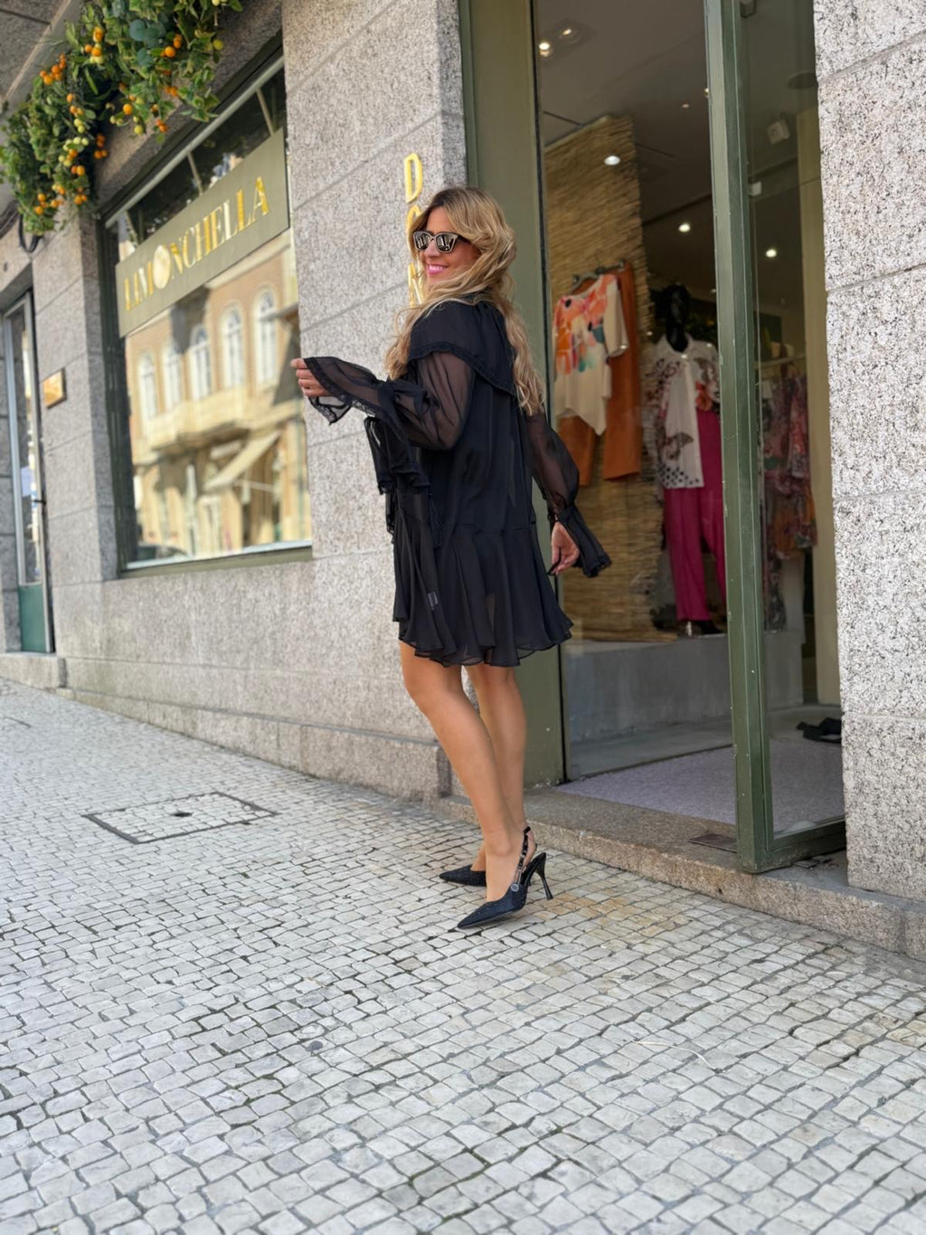 VESTIDO PRETO FLUÍDO