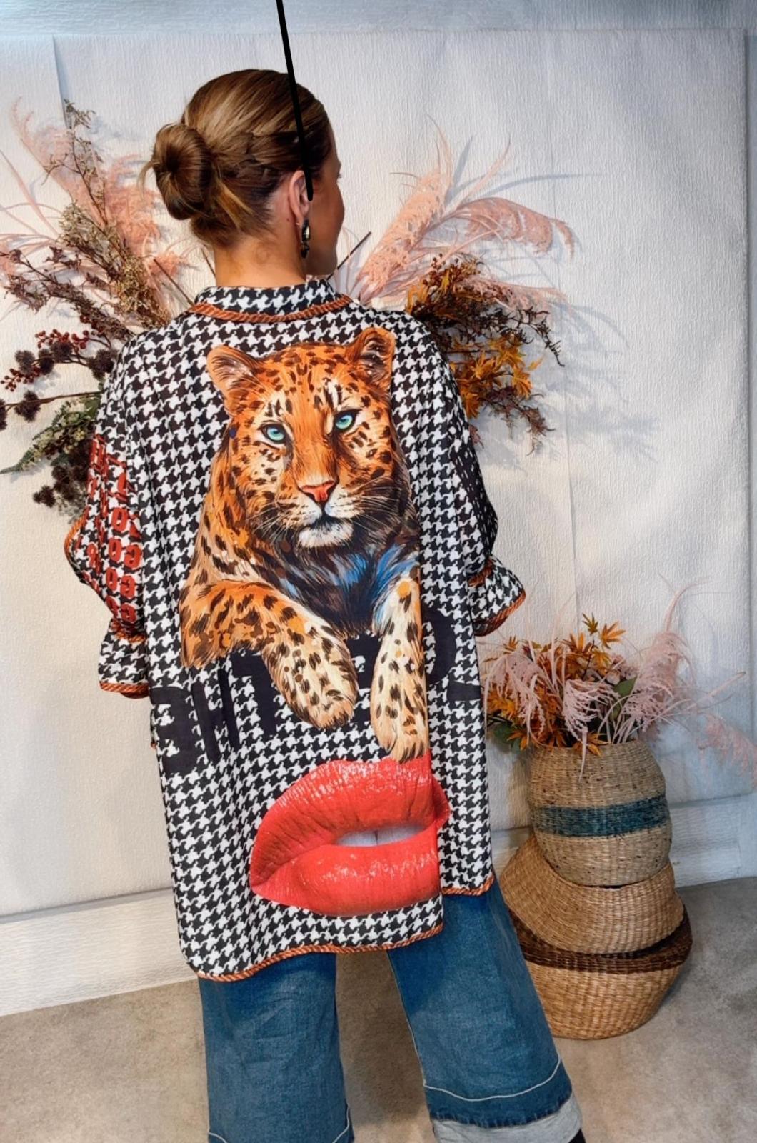 Blusa de pied de polle com gráficos