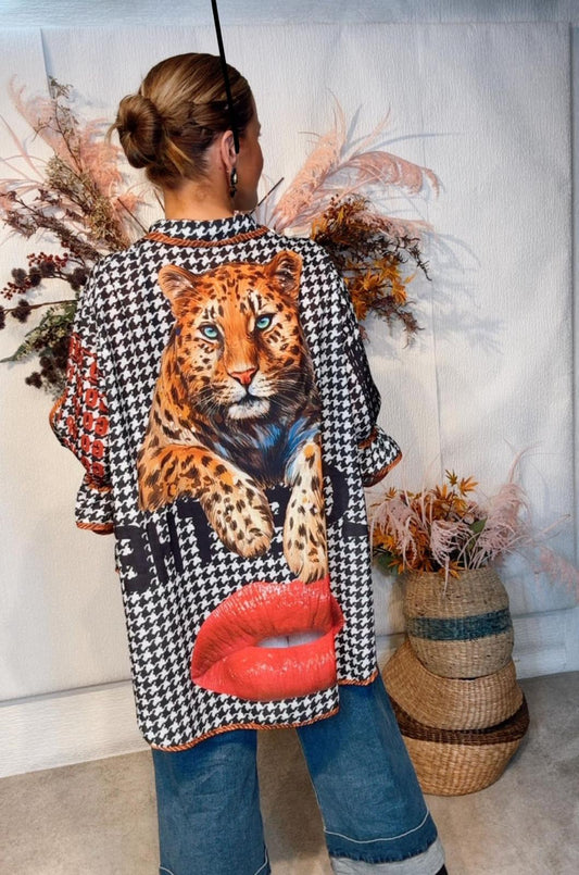 Blusa de pied de polle com gráficos