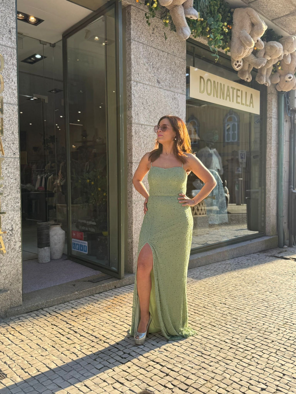 VESTIDO SEREIA PEDRARIA