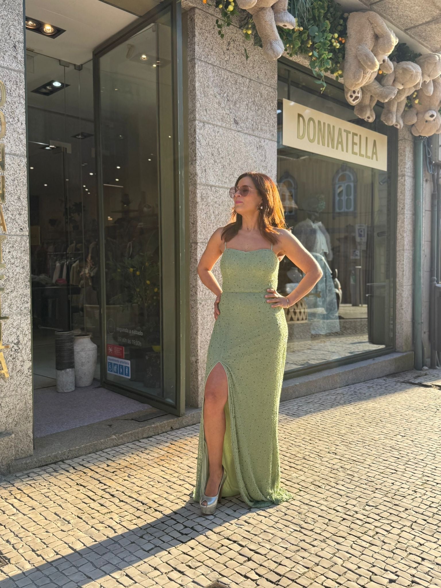 VESTIDO SEREIA PEDRARIA