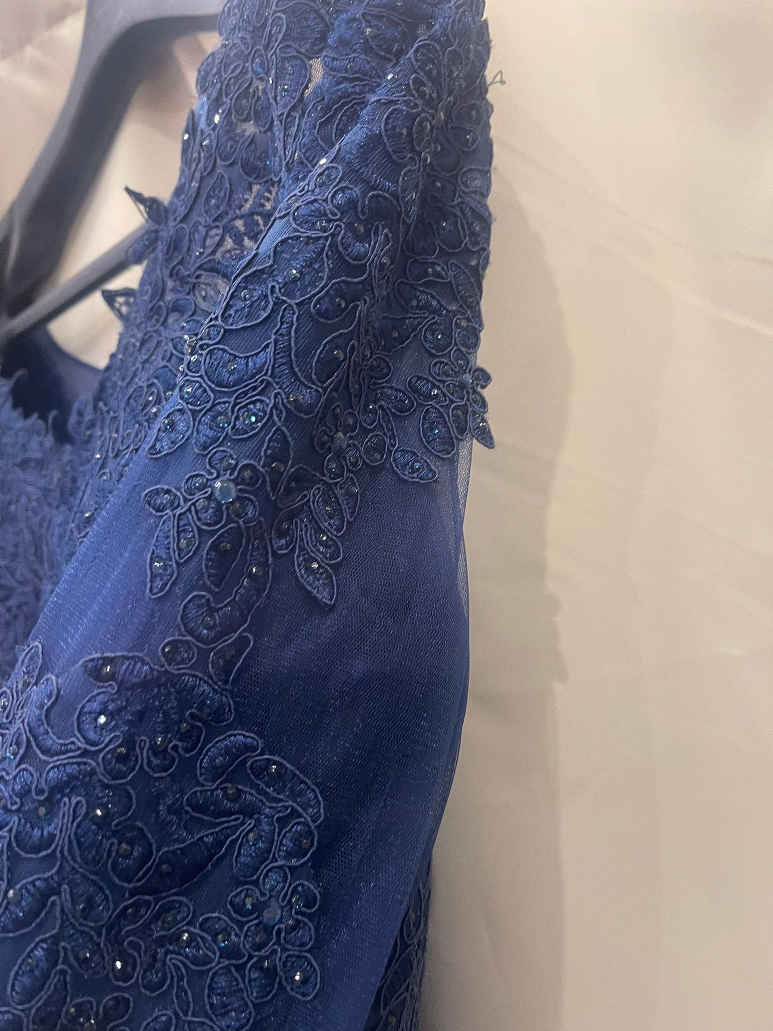 VESTIDO COM PEDRARIA