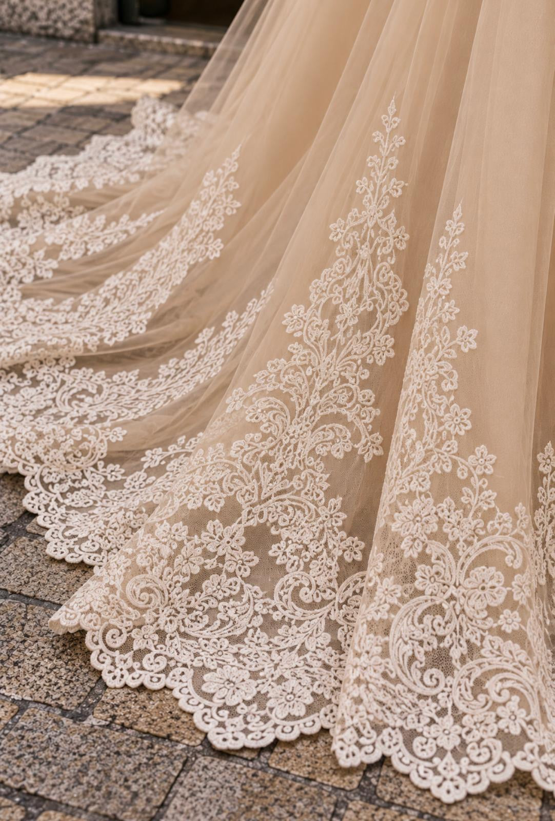 VESTIDO CERIMÓNIA EM TULE