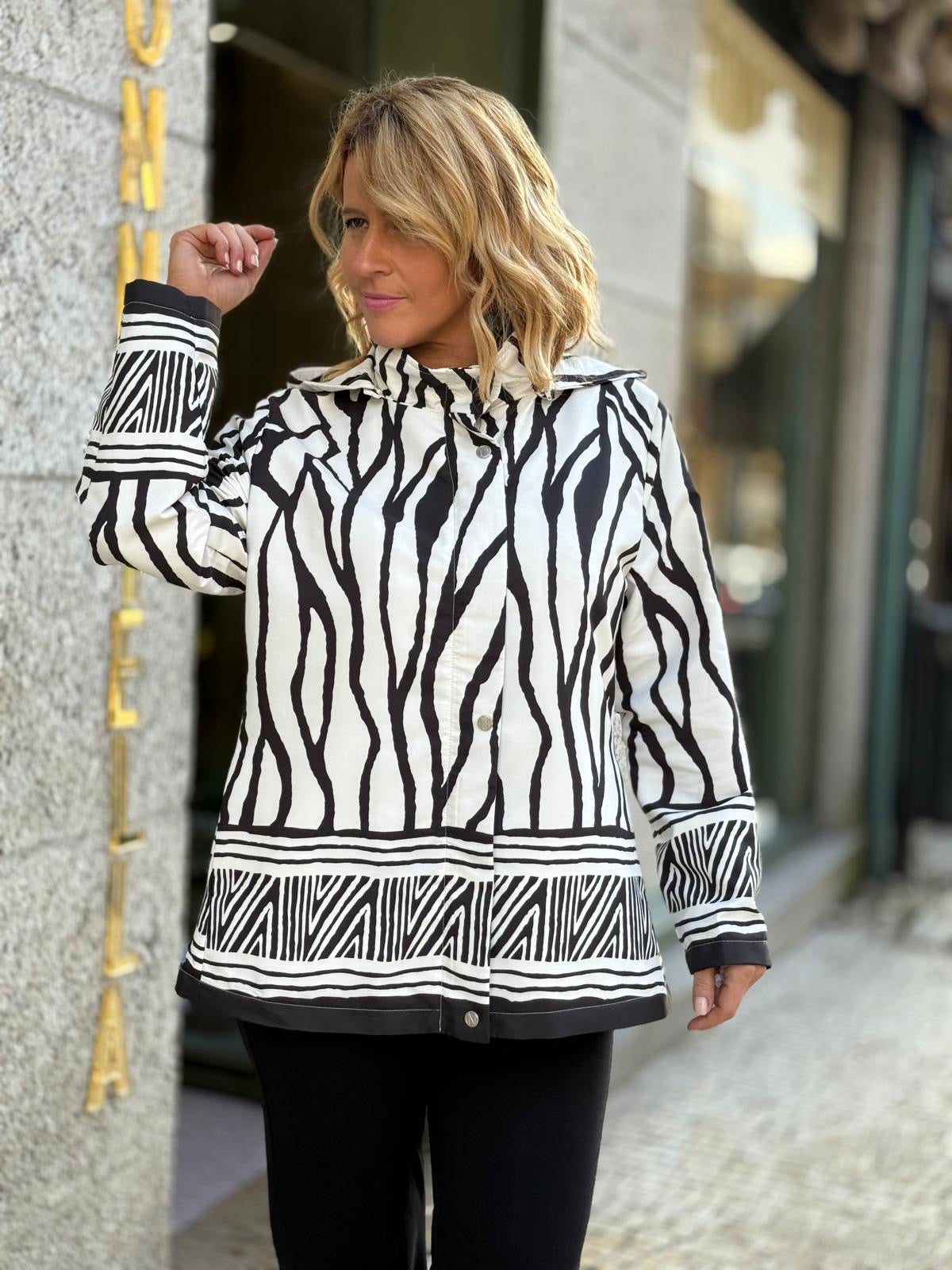 PARKA ESTAMPADA