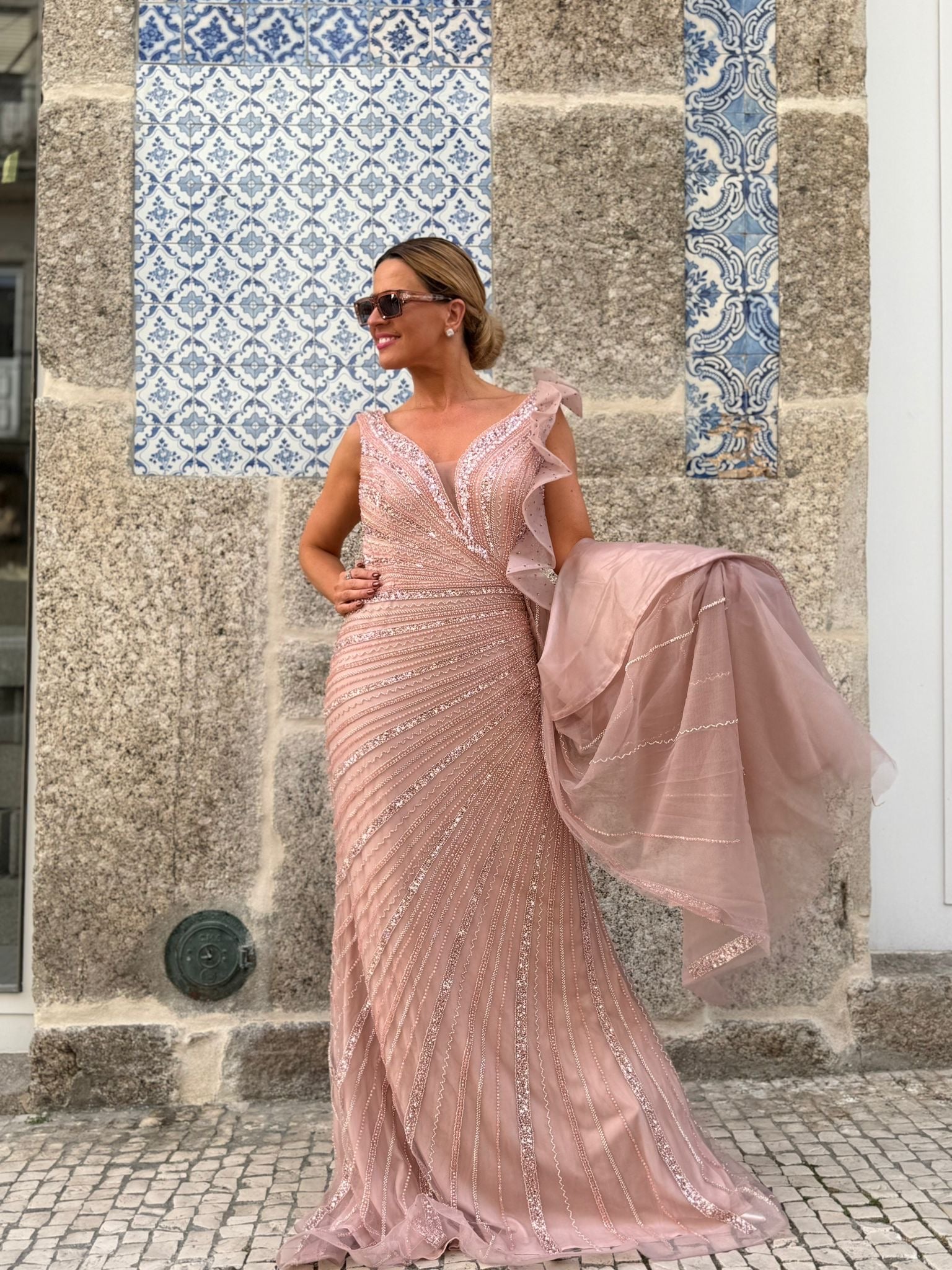VESTIDO ROSA LANTEJOULAS