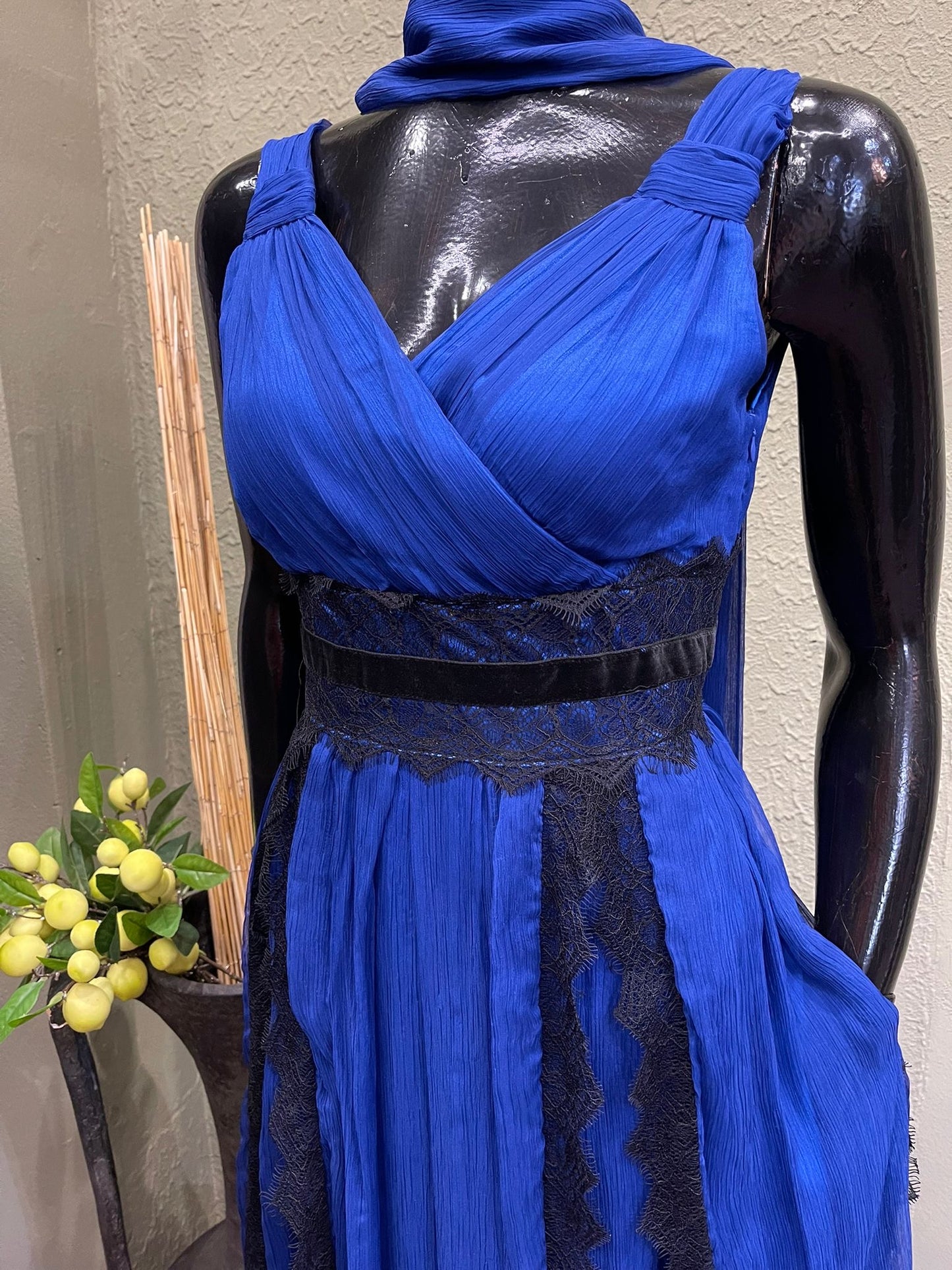 VESTIDO AZULÃO COM RENDA