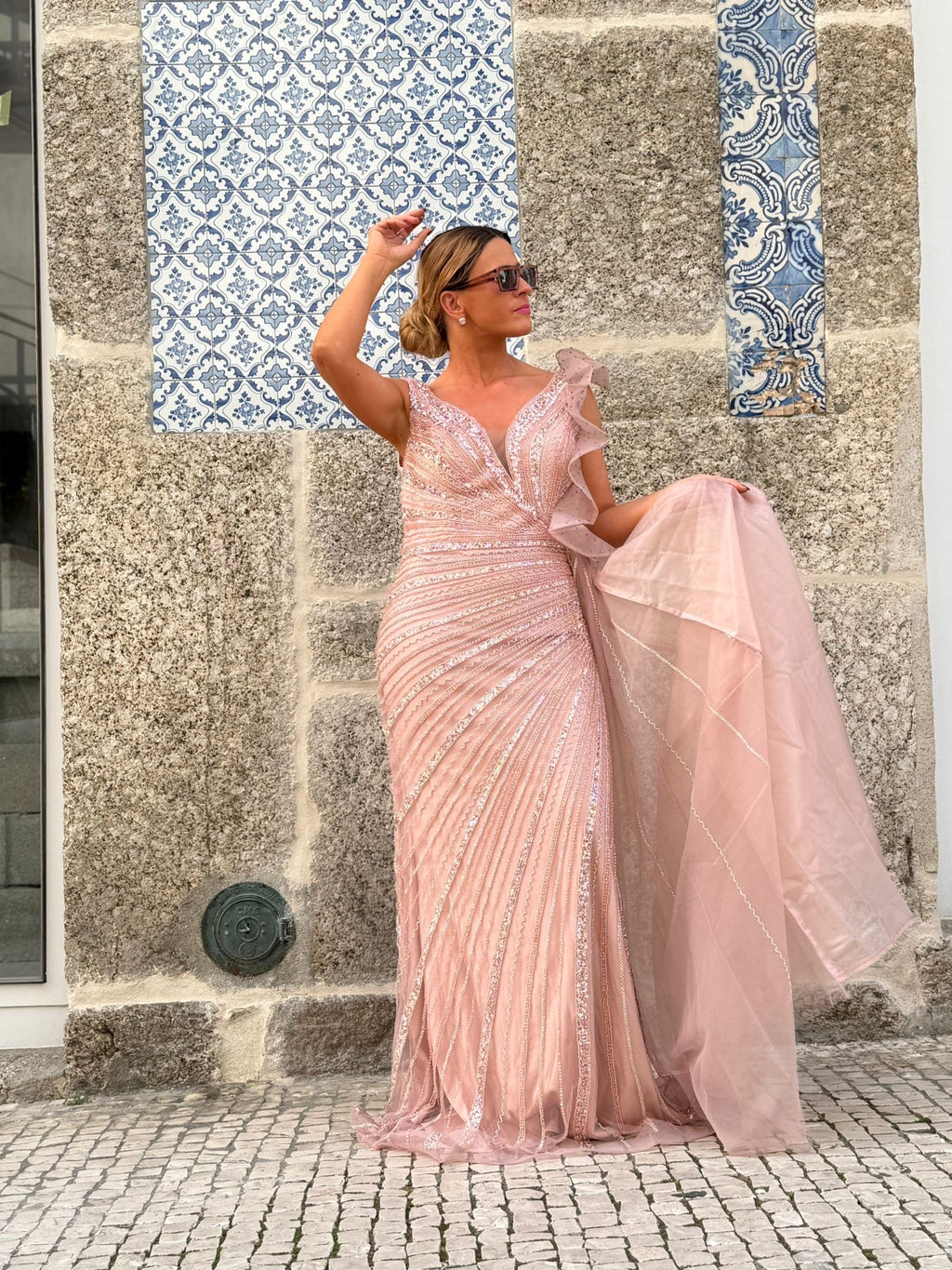 VESTIDO ROSA LANTEJOULAS
