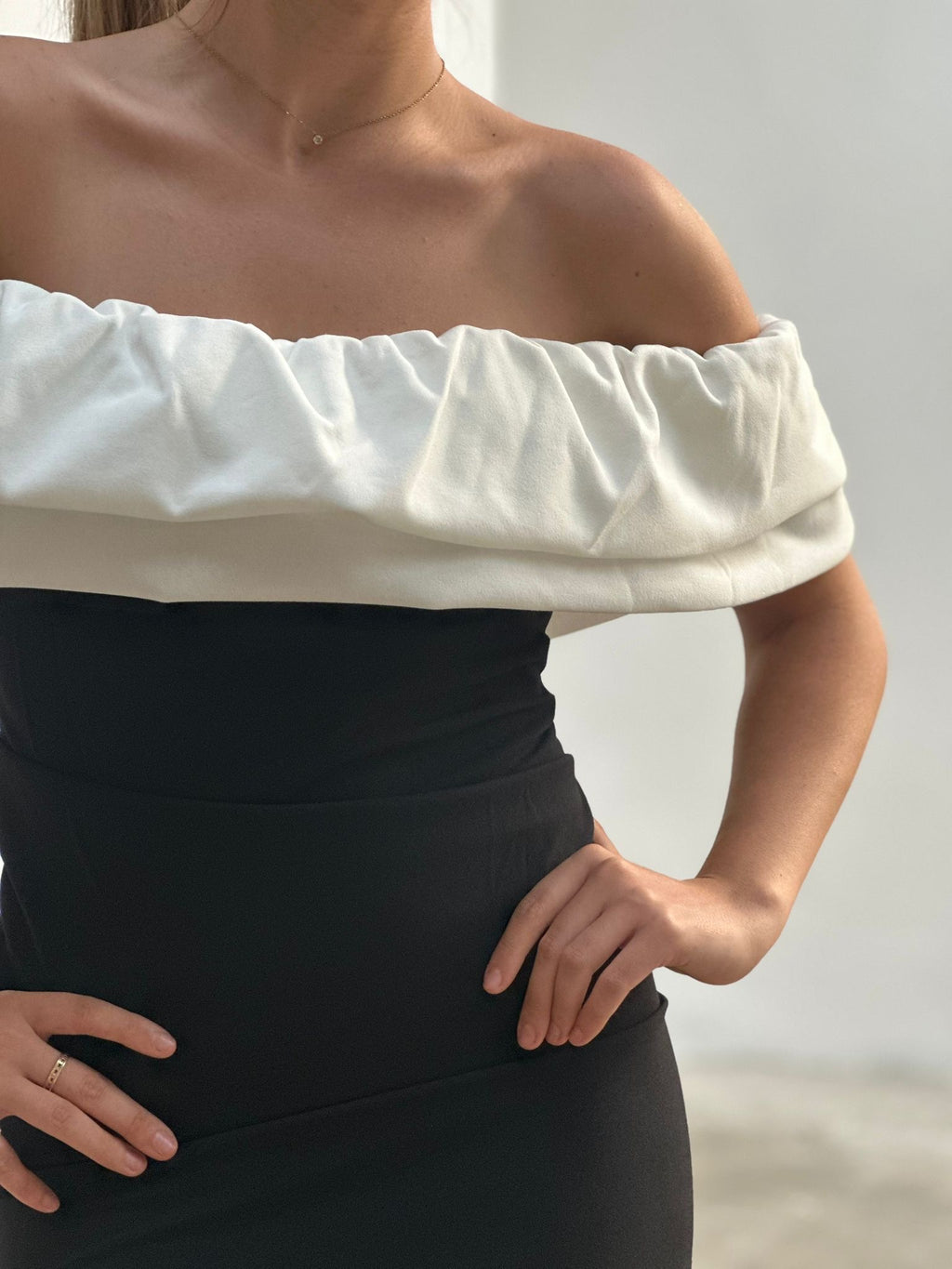 Vestido com folho