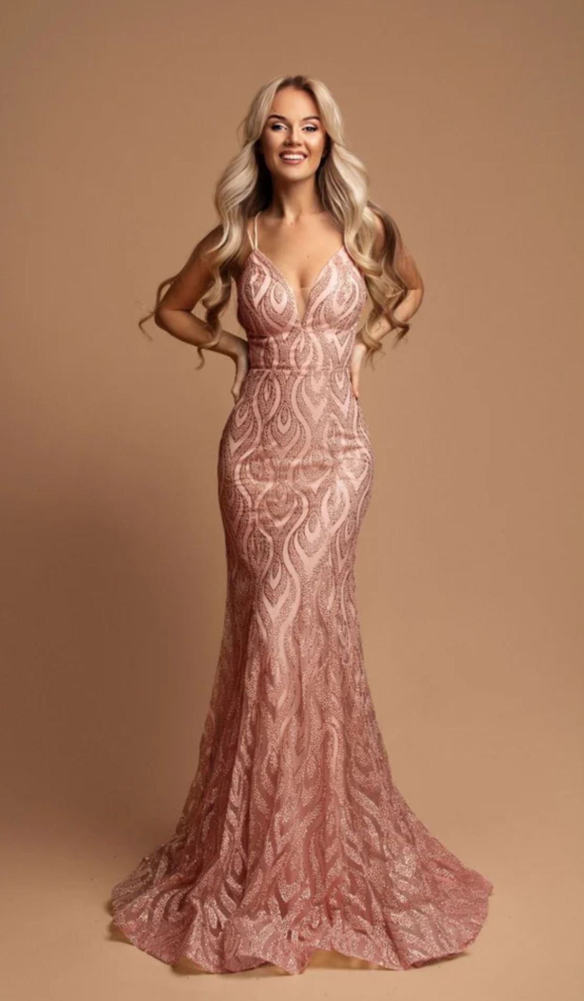 Vestido brilho em forma de chama