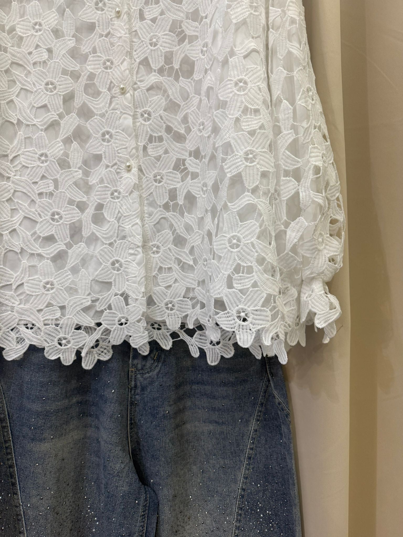 BLUSA EM BORDADO INGLÊS