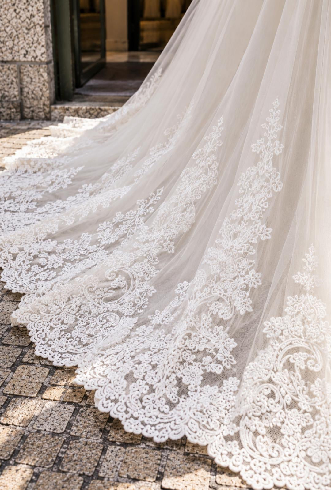 VESTIDO CERIMÓNIA EM TULE