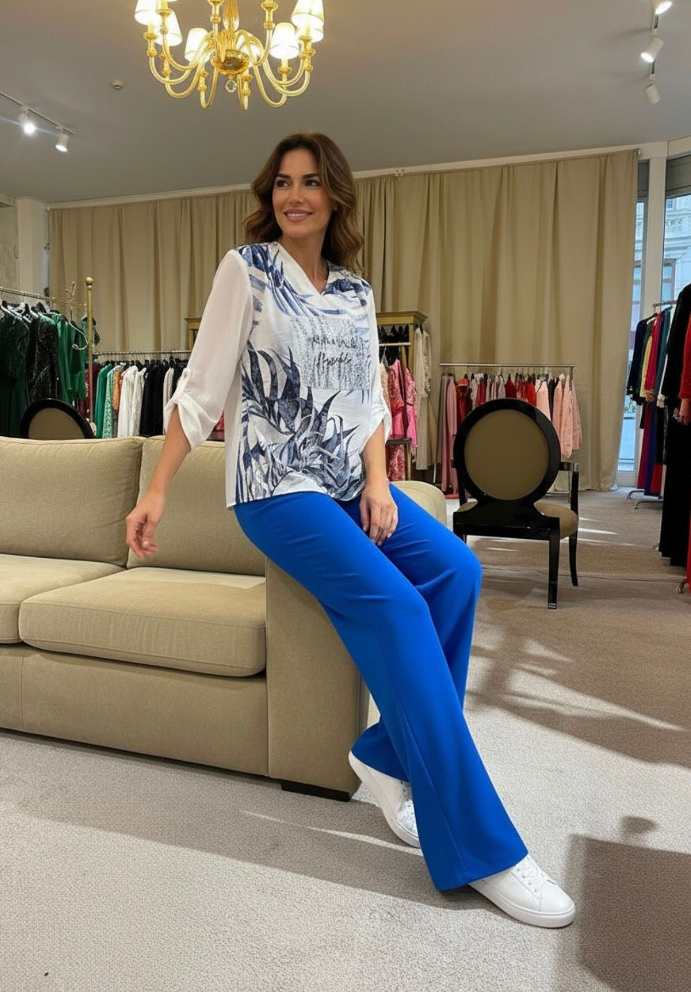 TUNICA ESTAMPADA COM LANTEJOULAS