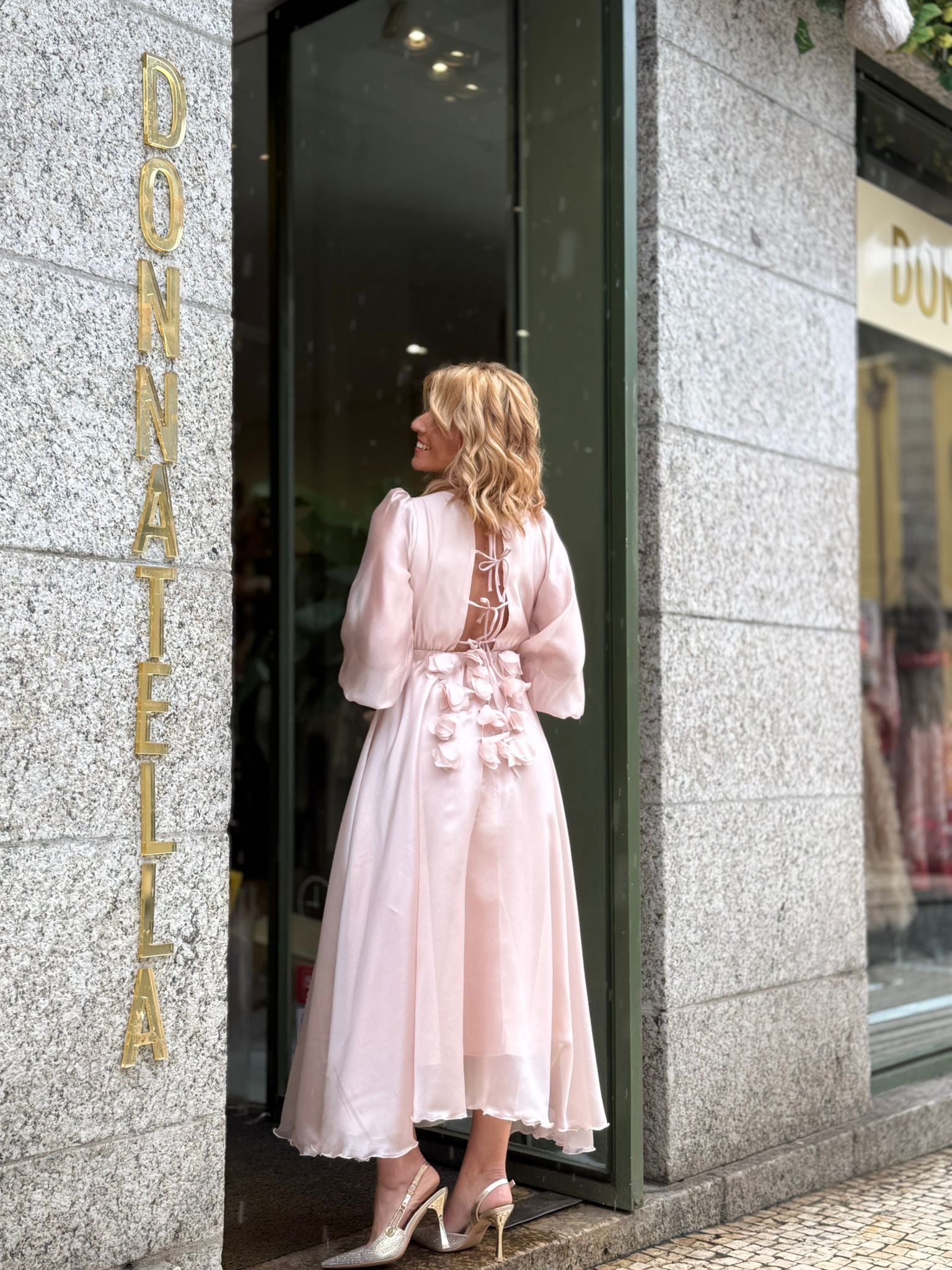 VESTIDO MIDI ROSA BEBÉ