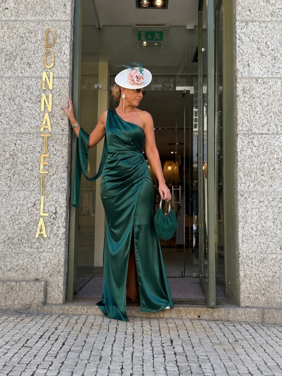 VESTIDO VERDE COM RACHA