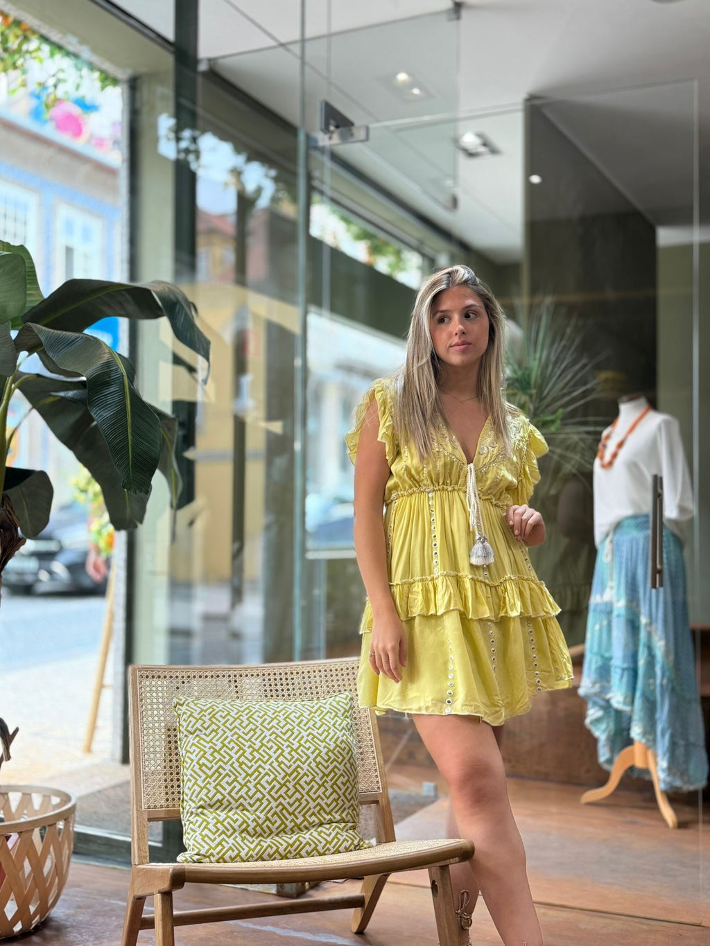 VESTIDO AMARELO CURTO