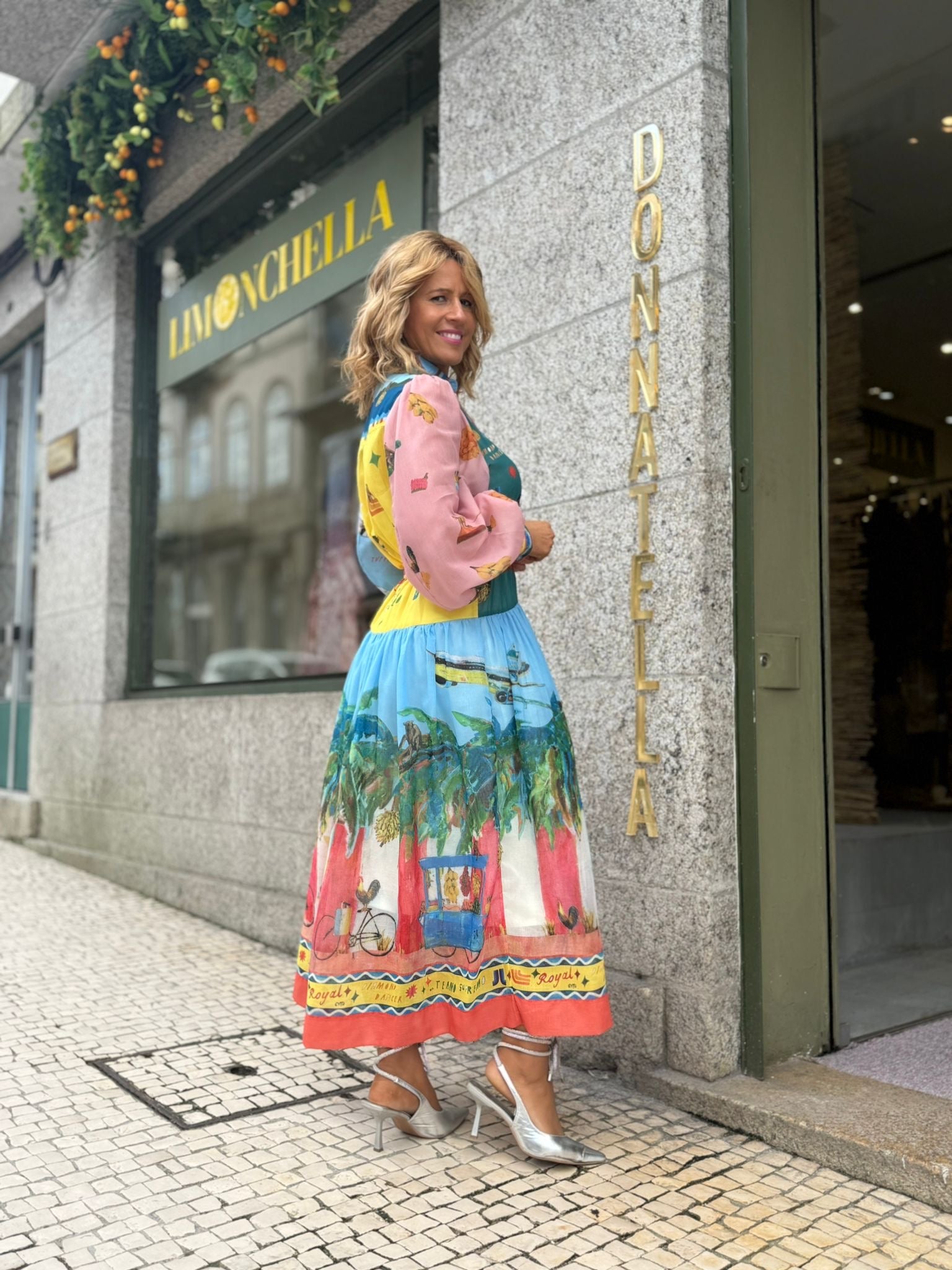 VESTIDO ESTAMPADO COM CINTO