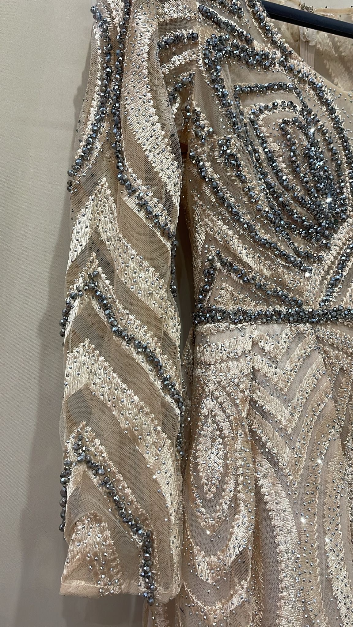 VESTIDO PRINCESA EM PEDRARIA