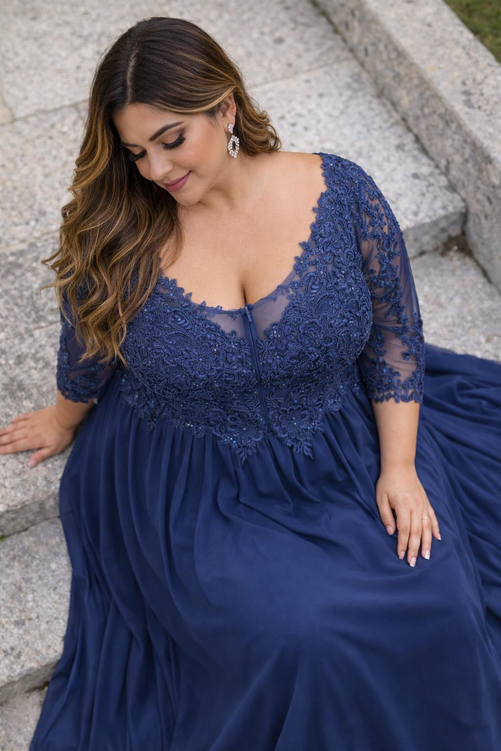 VESTIDO COM PEDRARIA