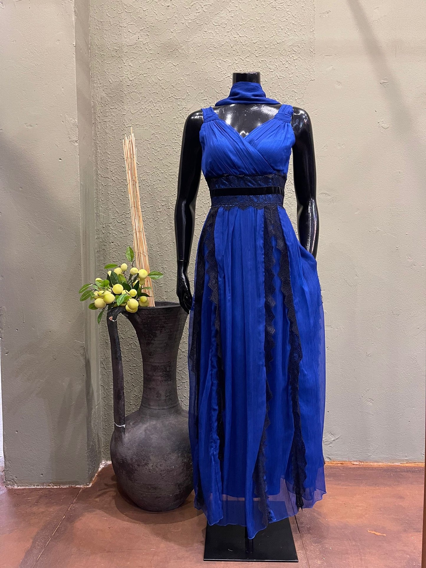 VESTIDO AZULÃO COM RENDA