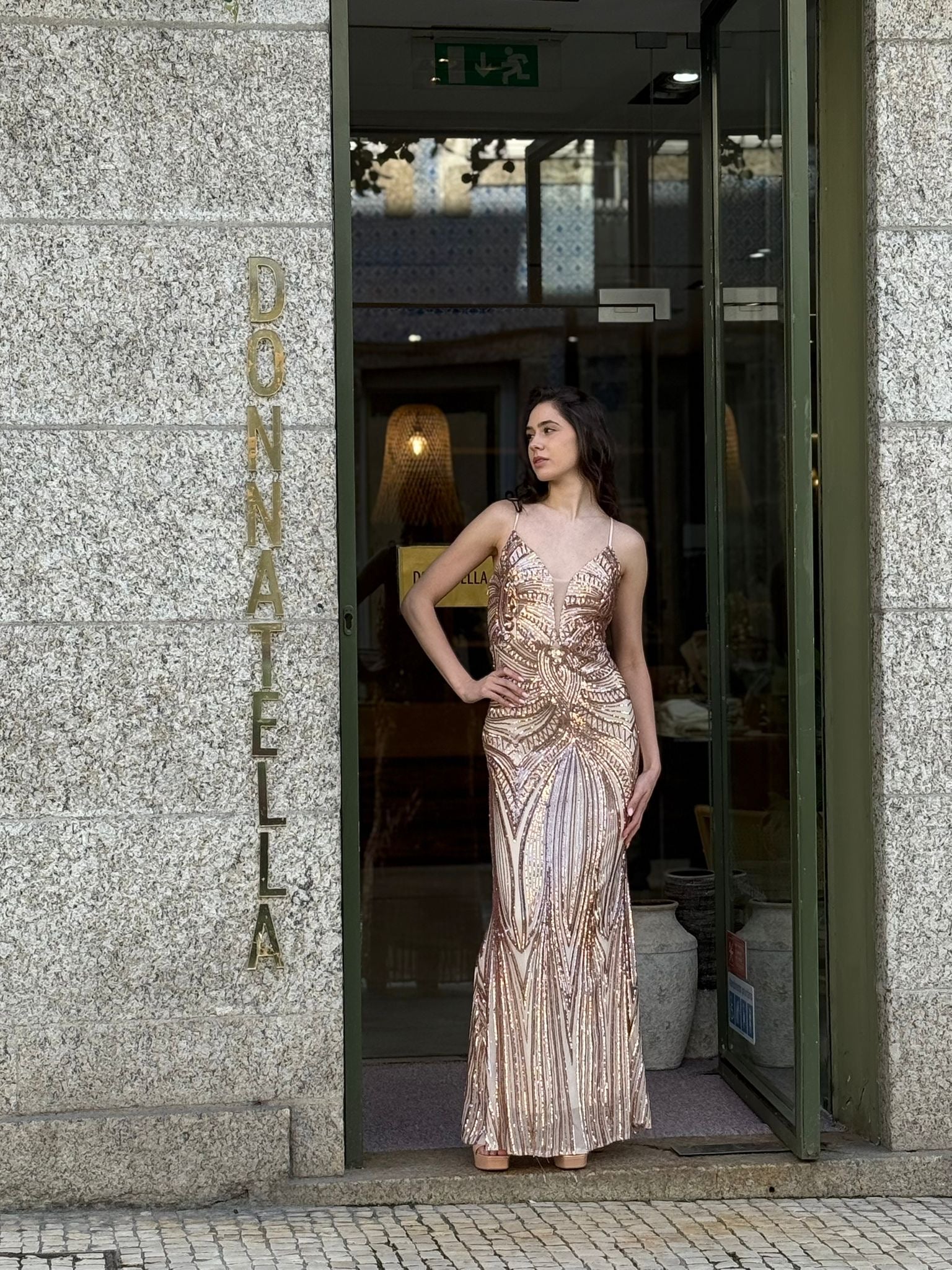 VESTIDO SEREIA LANTEJOULAS