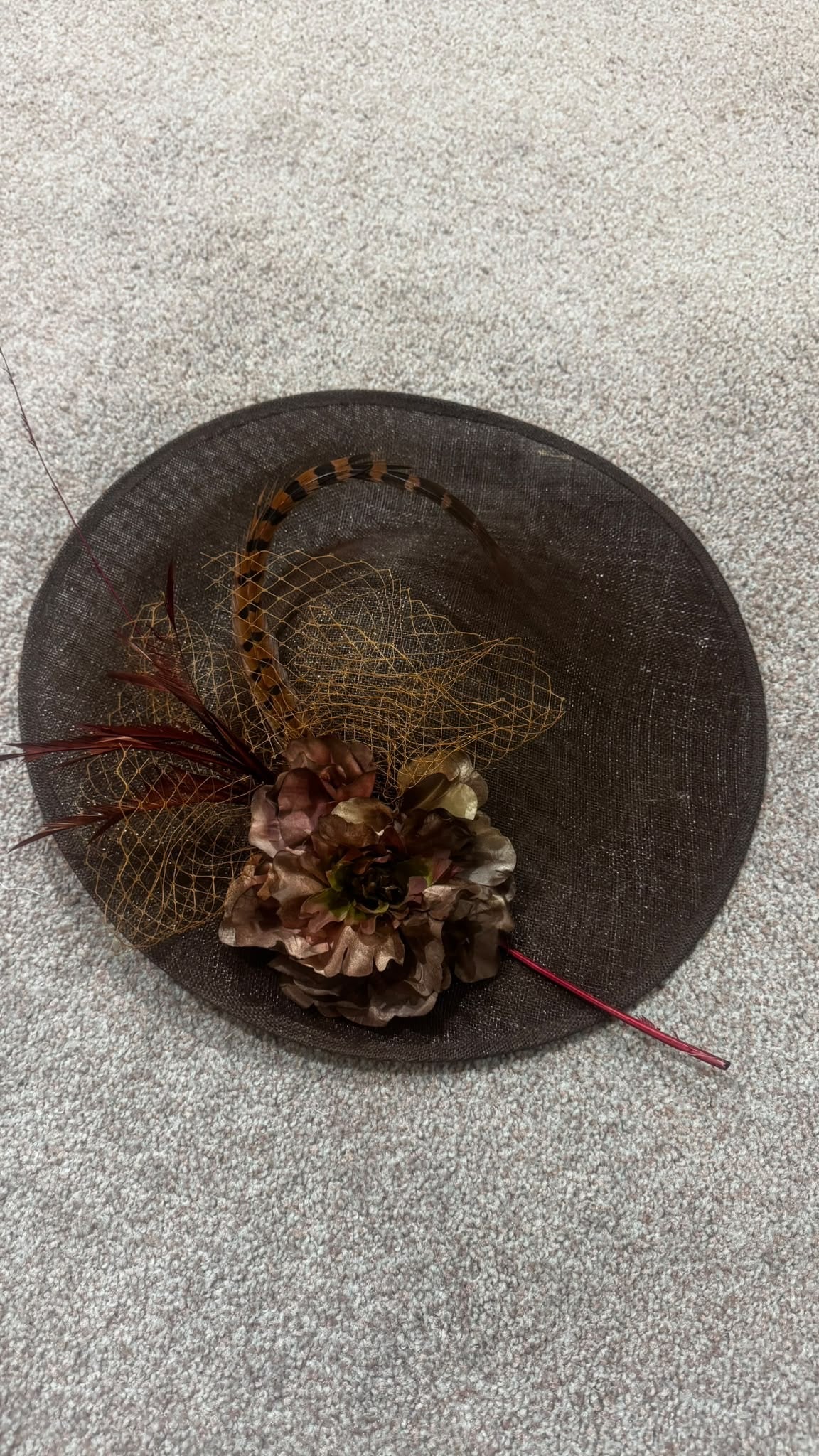 TOUCADO CASTANHO COM FLORES ROSA