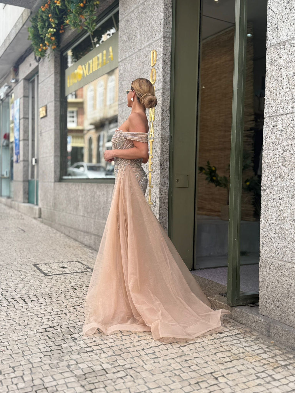 VESTIDO DOURADO ELEGANTE
