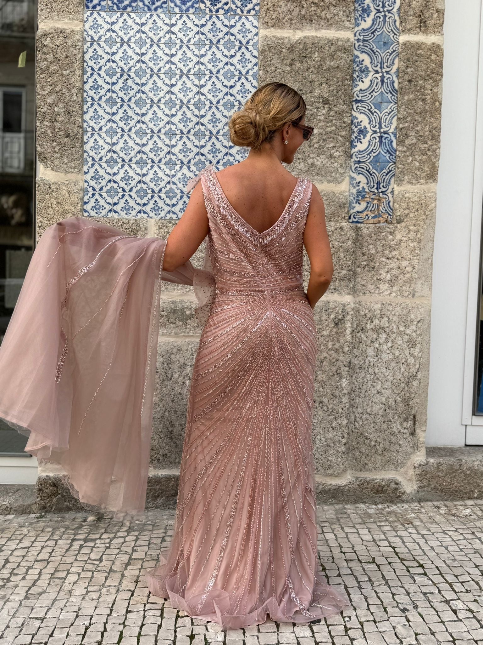 VESTIDO ROSA LANTEJOULAS