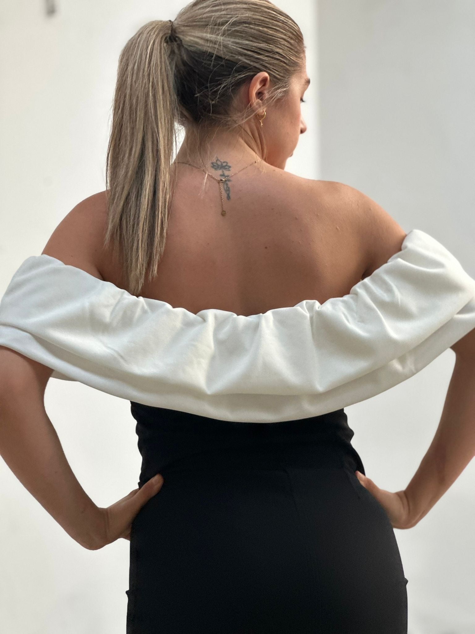 Vestido com folho