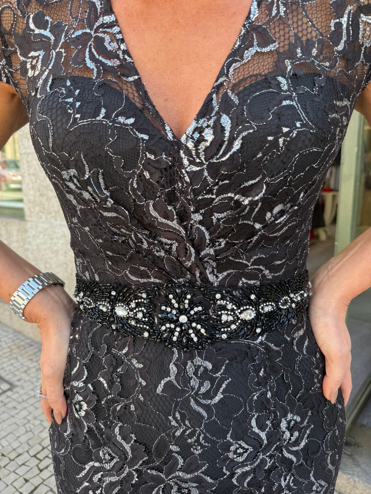 VESTIDO PRETO EM RENDA