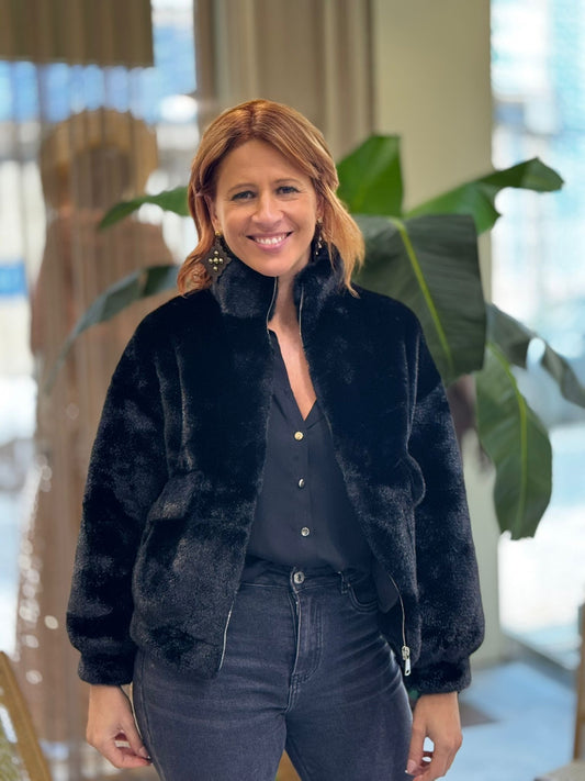 Casaco de pelo preto