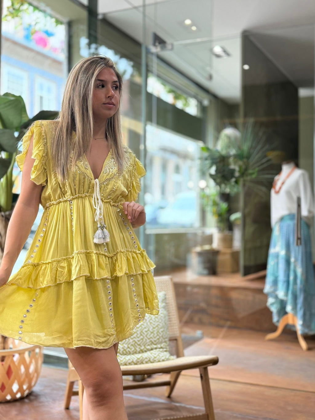VESTIDO AMARELO CURTO