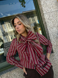 Blusa com laçada